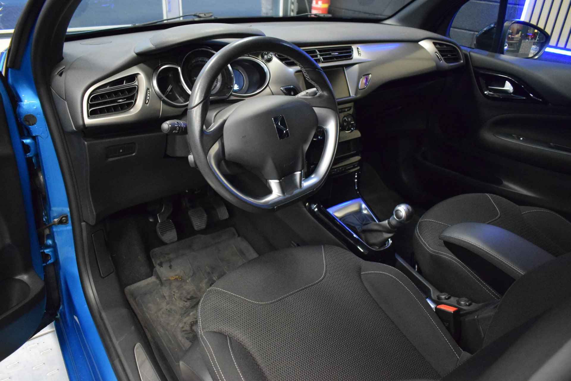 DS 3 Cabrio 1.2 PureTech So Chic Airco, Navi, Km 33500 !! - 6/22