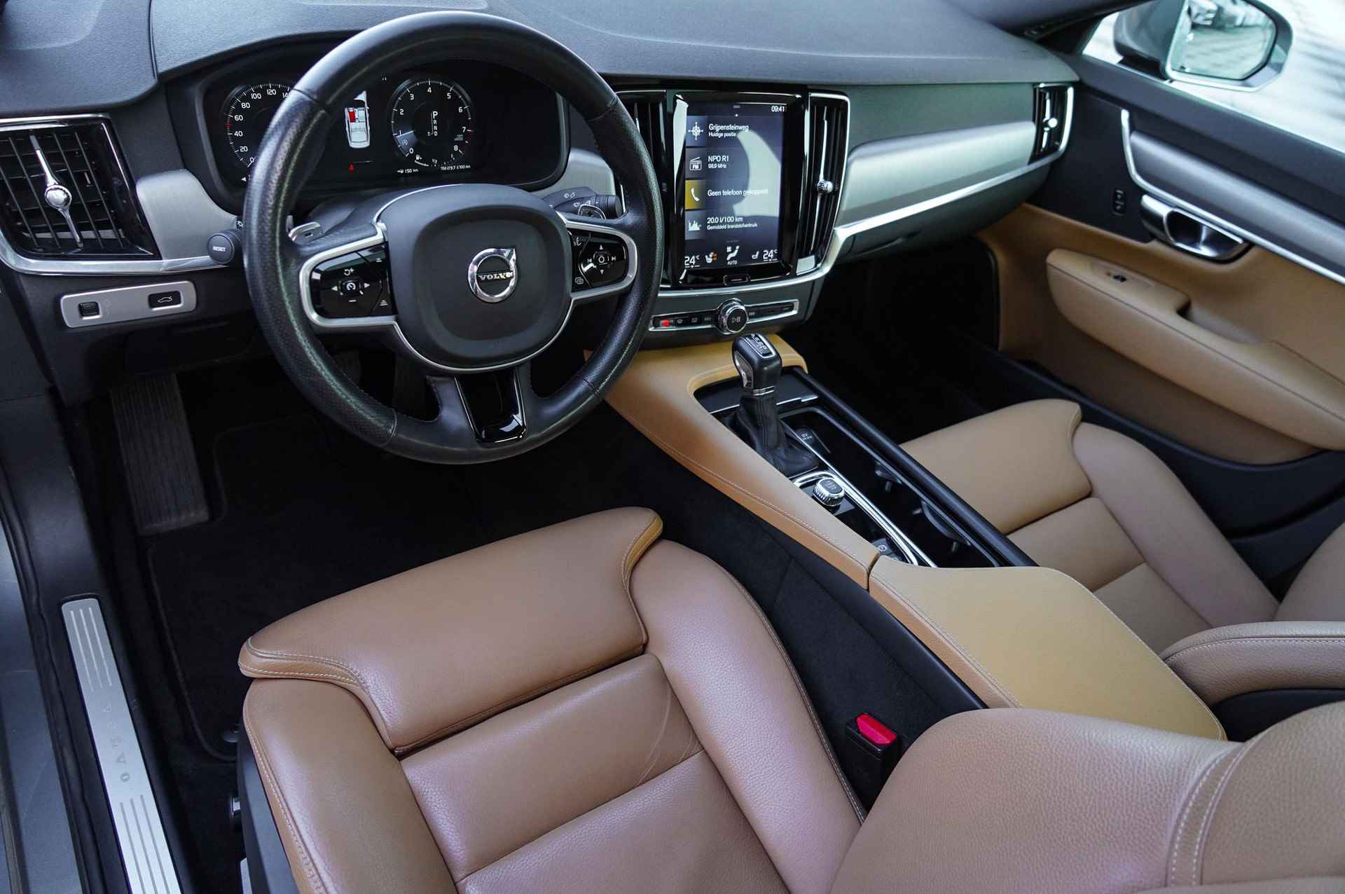 Volvo S90 2.0 T4 Momentum+ Amber Interieur | Panoramadak | 360 Graden Parkeercamera | Adaptieve Cruise Control | Apple Carplay/Android Auto - 12/31