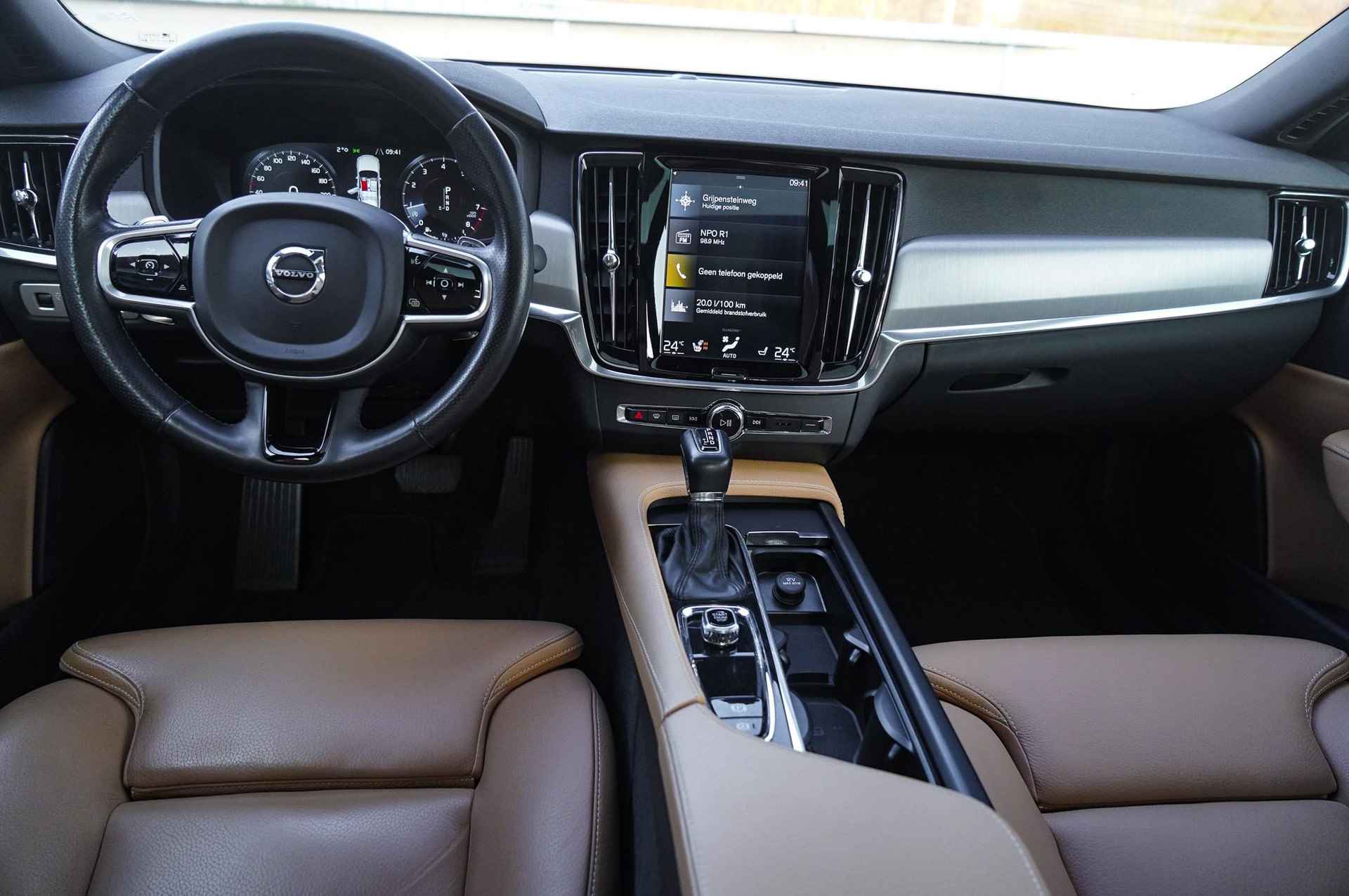 Volvo S90 2.0 T4 Momentum+ Amber Interieur | Panoramadak | 360 Graden Parkeercamera | Adaptieve Cruise Control | Apple Carplay/Android Auto - 13/31