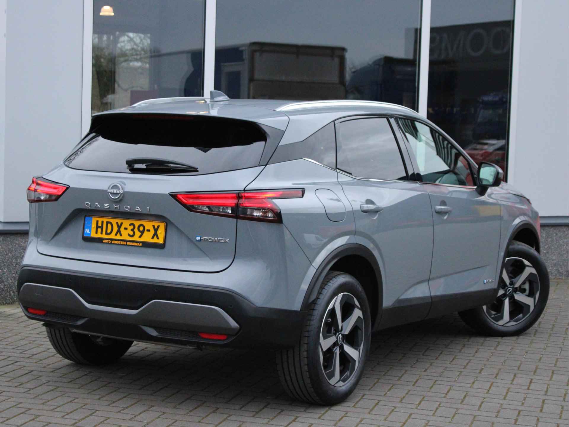 Nissan QASHQAI 1.5 e-Power 190PK N-Connecta Design Pack Automaat Panoramadak, Multimediasysteem, Parkeercamera 360, Cruise control, Climate control, Lane departure, Rijklaarprijs! - 4/45