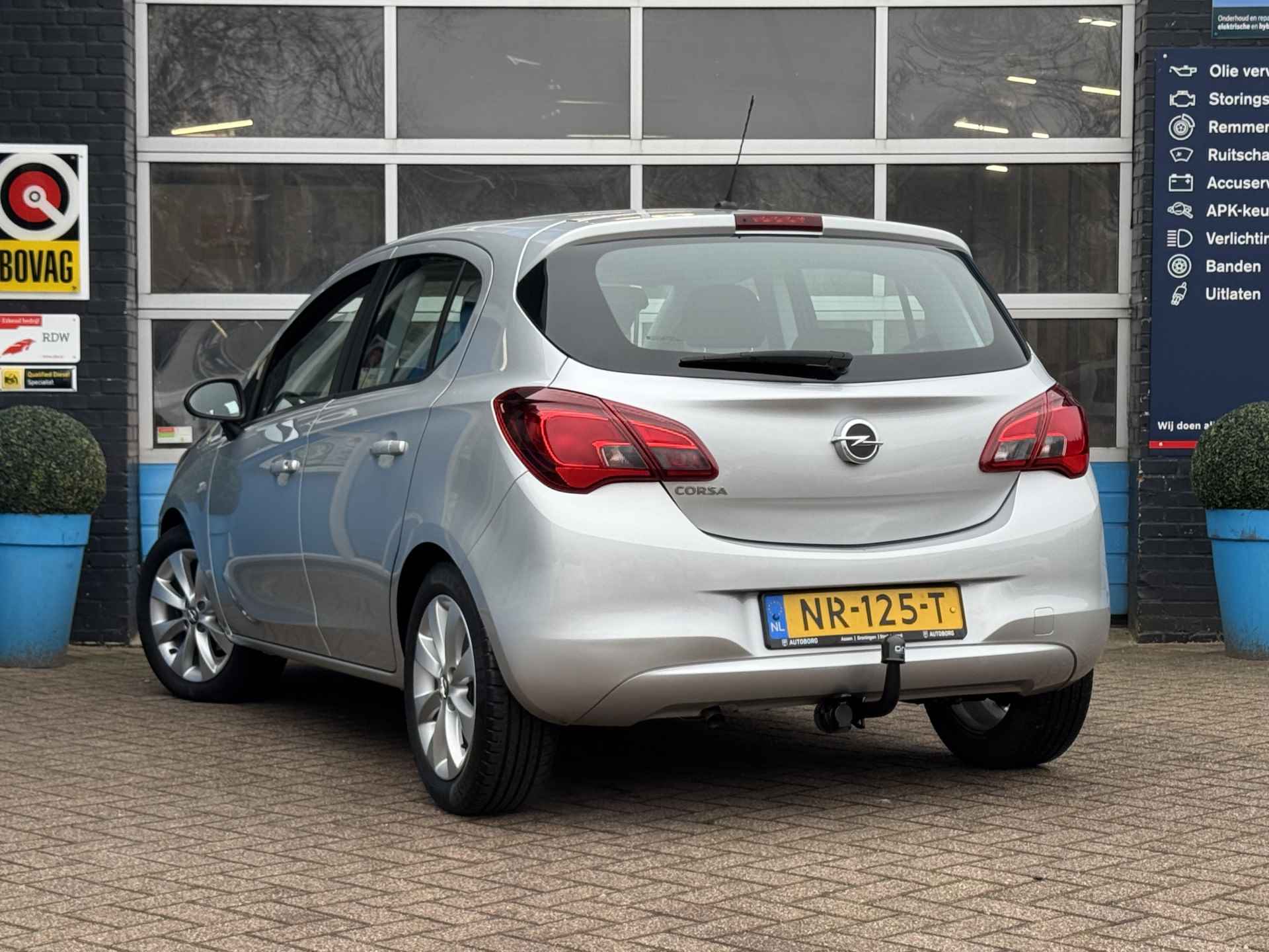 Opel Corsa 1.4 Edition | Stoelverwarming | Stuurverwarming | Trekhaak | Rijklaar + 12 Maand BOVAG Garantie - 34/38