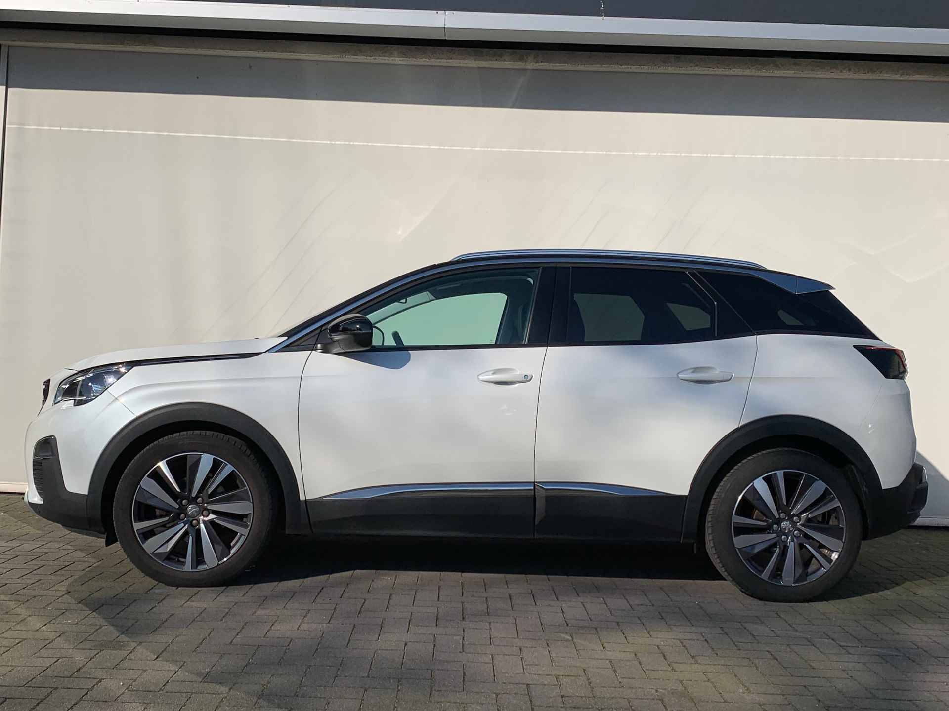 Peugeot 3008 1.2 PureTech Allure - 3/41