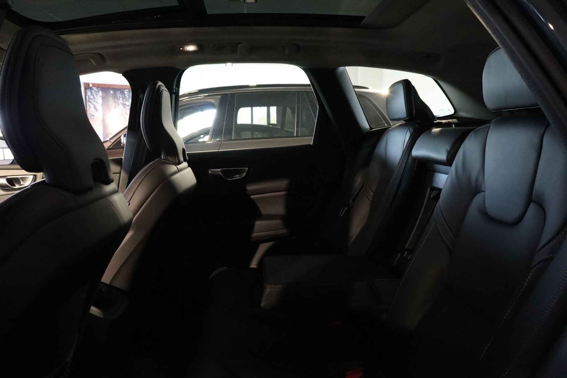 Volvo XC60 T6 AWD Recharge Ultimate Bright | Luchtvering | 360° Camera | Head-Up Display | Harman Kardon | 21 Inch | Stoelmassage | Stoelve - 5/15
