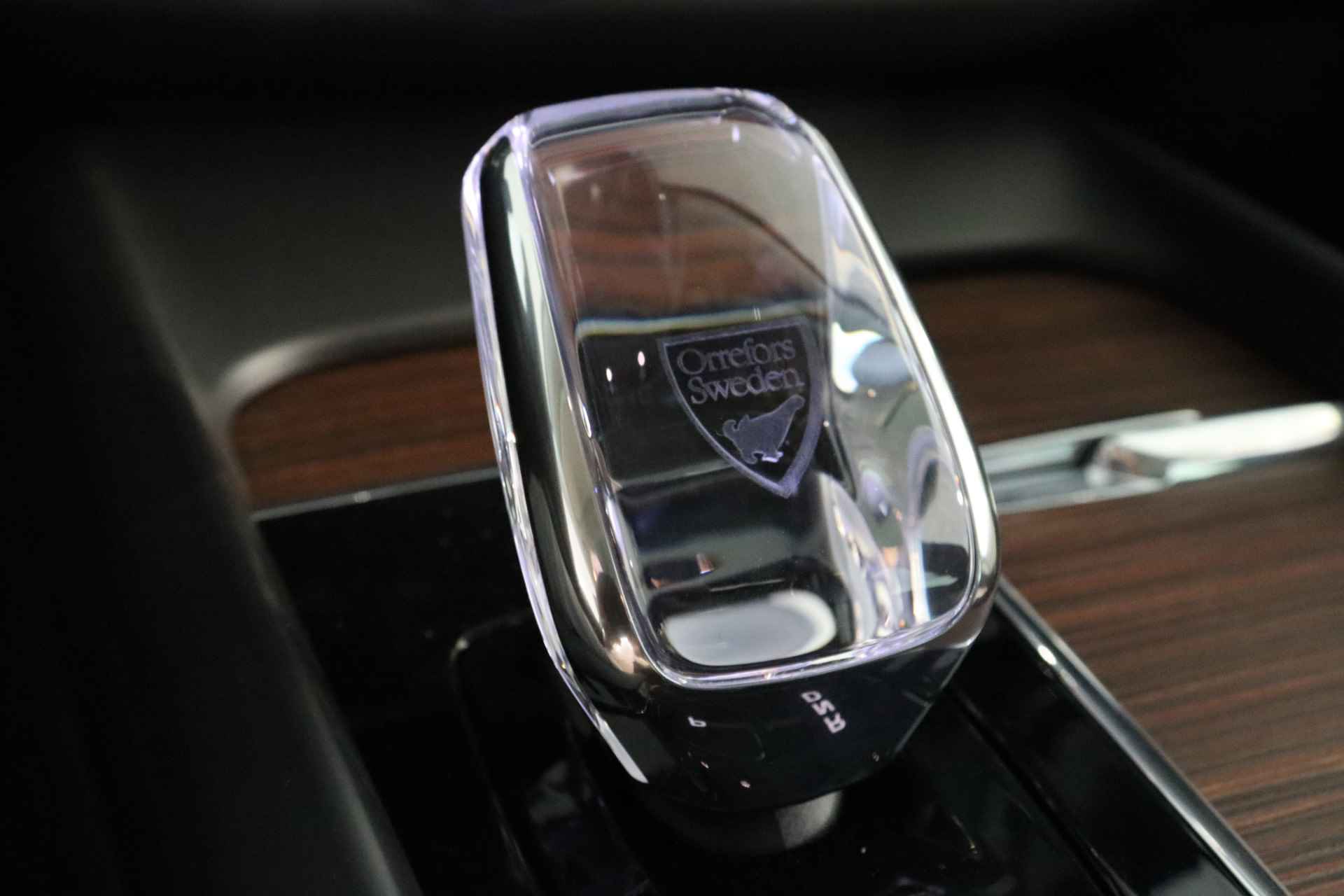 Volvo XC60 T6 AWD Recharge Ultimate Bright | Luchtvering | 360° Camera | Head-Up Display | Harman Kardon | 21 Inch | Stoelmassage | Stoelve - 14/15