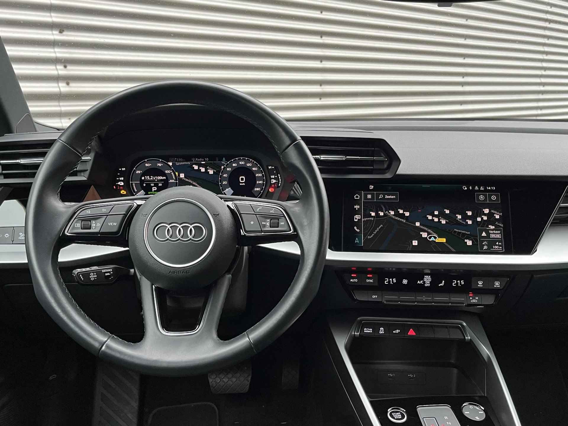 Audi A3 Sportback 40 TFSI e Business edition Nederlandse Auto / Climate control / Adaptieve Cruise Control / 17 inch Licht metalen velgen / Navigatie / Parkeersensors  / Volledig digitaal dashboard - 4/28