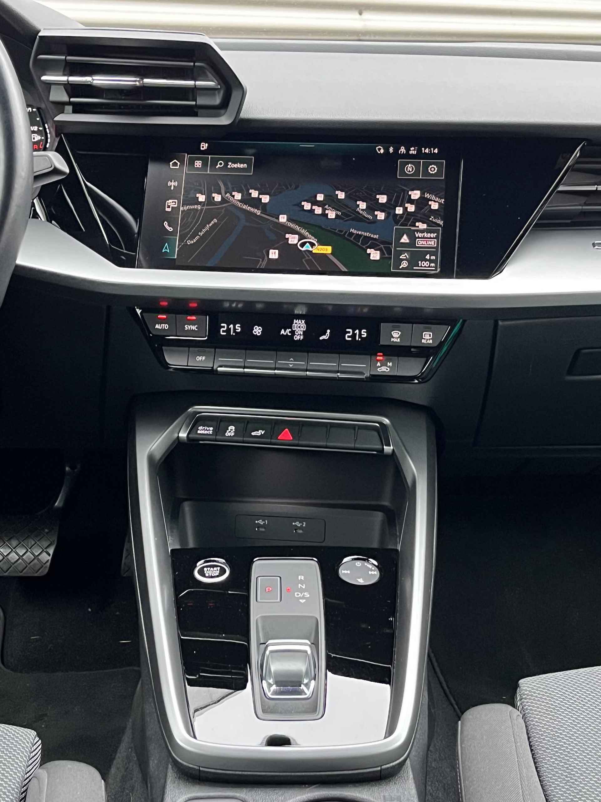 Audi A3 Sportback 40 TFSI e Business edition Nederlandse Auto / Climate control / Adaptieve Cruise Control / 17 inch Licht metalen velgen / Navigatie / Parkeersensors  / Volledig digitaal dashboard - 7/28