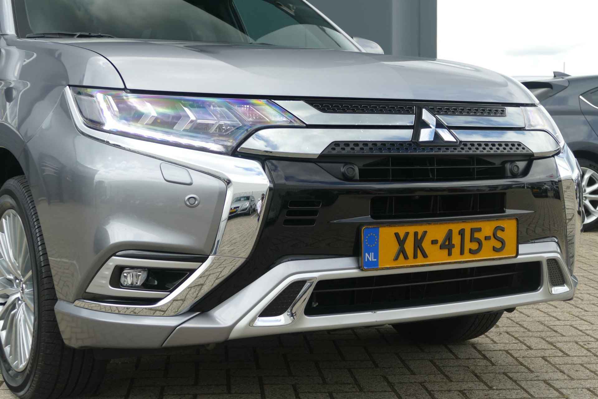 Mitsubishi Outlander 2.4 PHEV Instyle | Leder | Cruise | 360 camera | Trekhaak | RIJKLAARPRIJS!! - 13/45