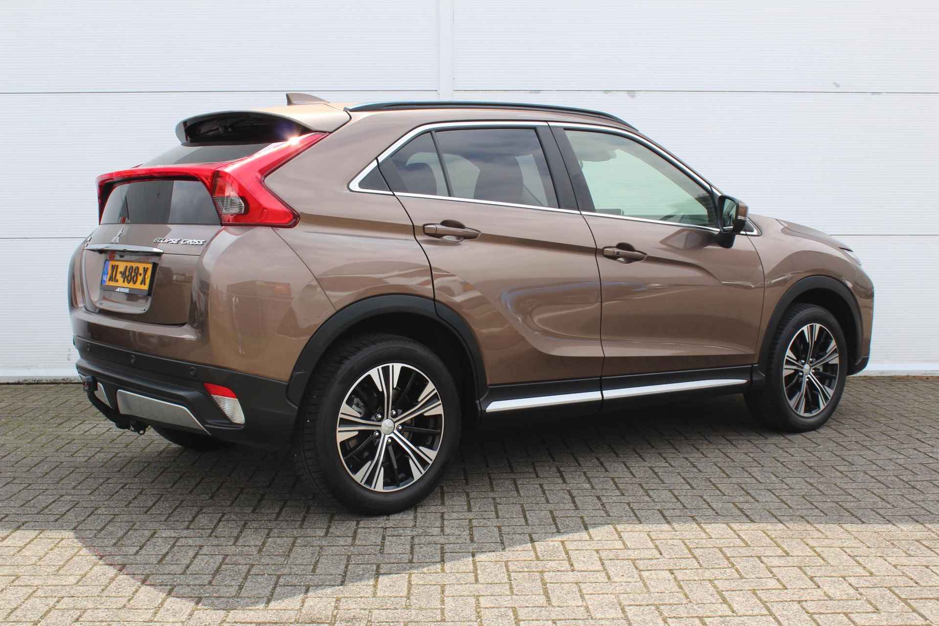 Mitsubishi Eclipse Cross 1.5 DI-T First Edition AUTOMAAT / Trekhaak (1600 KG) / Apple Carplay/Android Auto / 360* Camera / Cruise Control / Stoelverwarming Voor / - 3/47