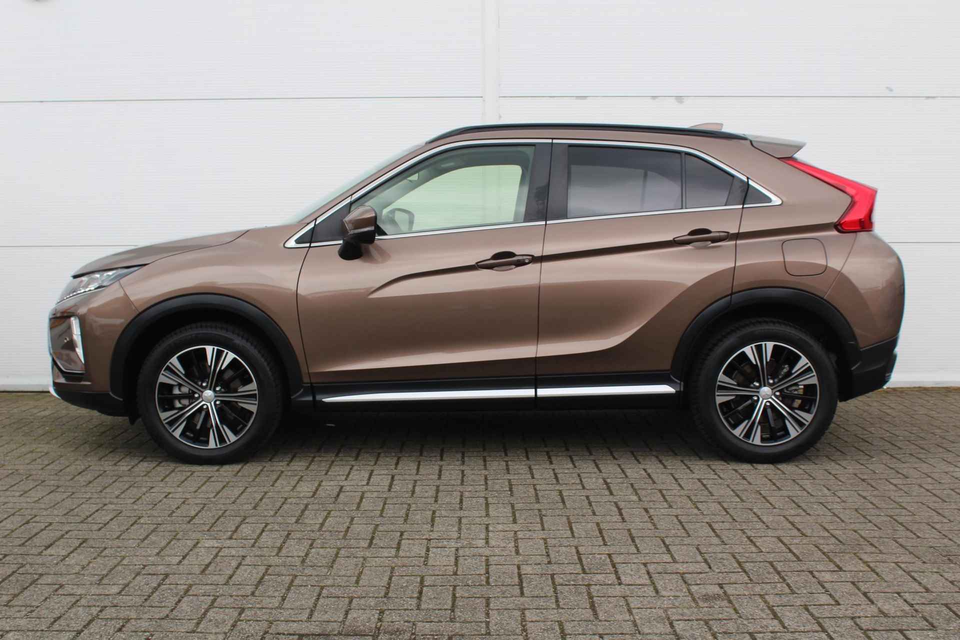 Mitsubishi Eclipse Cross 1.5 DI-T First Edition AUTOMAAT / Trekhaak (1600 KG) / Apple Carplay/Android Auto / 360* Camera / Cruise Control / Stoelverwarming Voor / - 9/47
