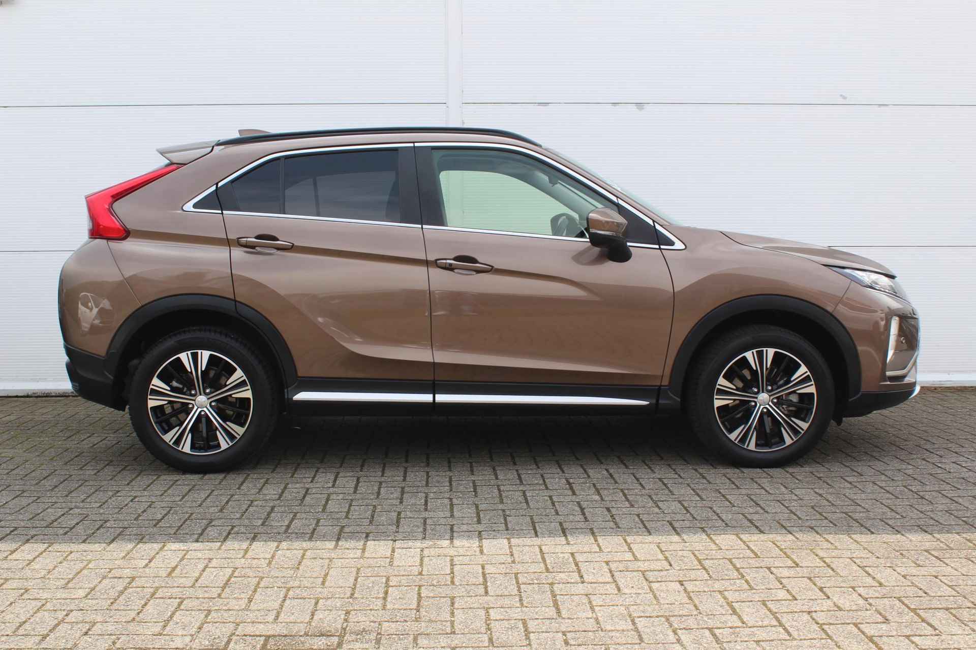 Mitsubishi Eclipse Cross 1.5 DI-T First Edition AUTOMAAT / Trekhaak (1600 KG) / Apple Carplay/Android Auto / 360* Camera / Cruise Control / Stoelverwarming Voor / - 17/47