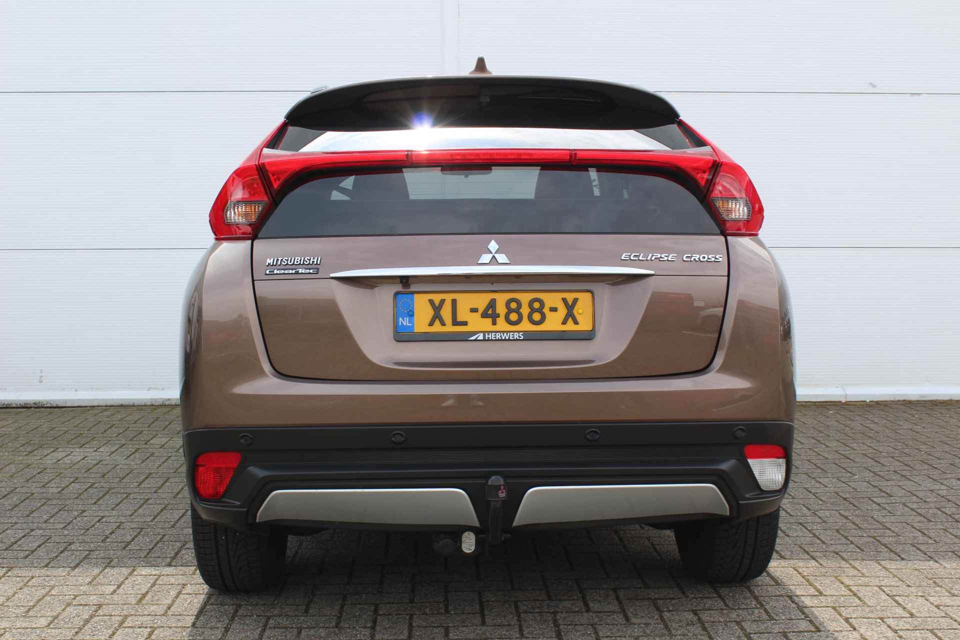 Mitsubishi Eclipse Cross 1.5 DI-T First Edition AUTOMAAT / Trekhaak (1600 KG) / Apple Carplay/Android Auto / 360* Camera / Cruise Control / Stoelverwarming Voor / - 46/47