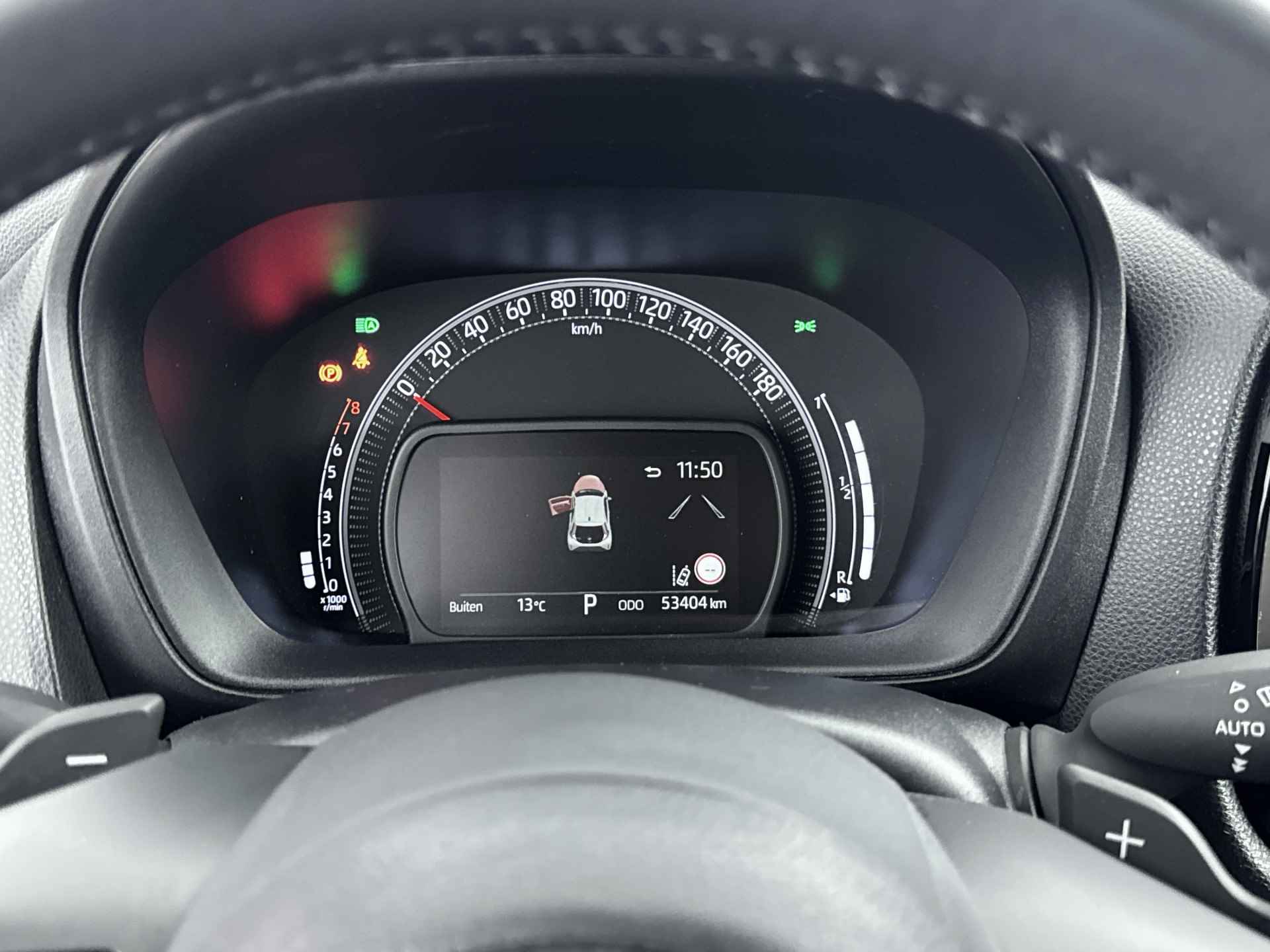 Toyota Aygo X 1.0 VVT-i S-CVT Envy | Navigatie | Climate Control LM velgen | JBL | Draadloze telefoonlader | - 7/40