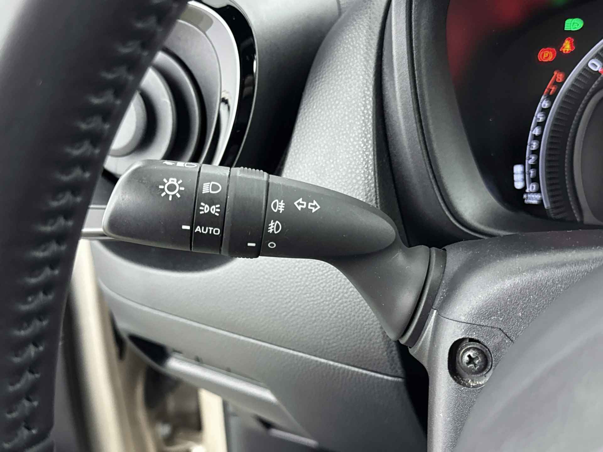 Toyota Aygo X 1.0 VVT-i S-CVT Envy | Navigatie | Climate Control LM velgen | JBL | Draadloze telefoonlader | - 22/40