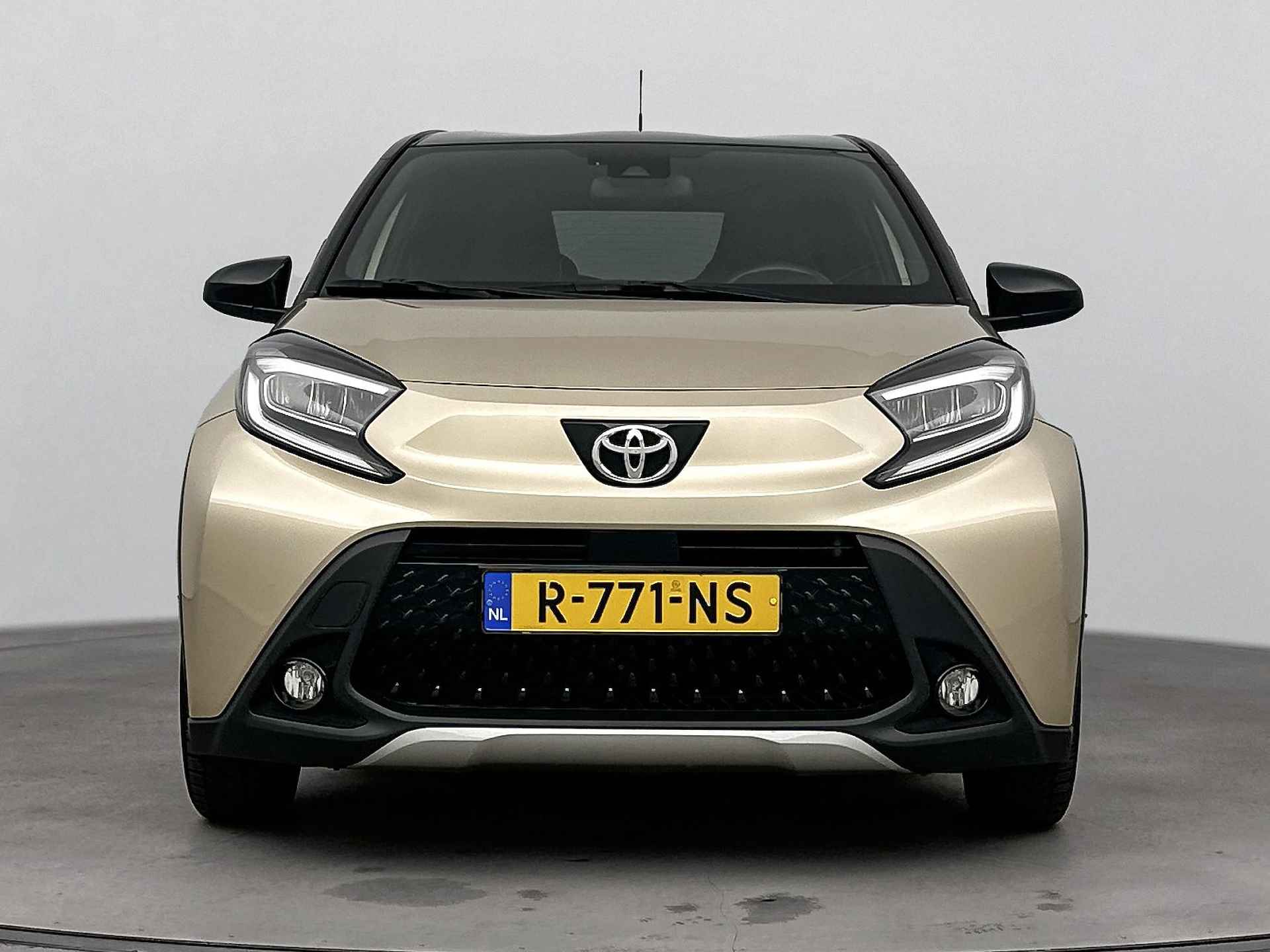 Toyota Aygo X 1.0 VVT-i S-CVT Envy | Navigatie | Climate Control LM velgen | JBL | Draadloze telefoonlader | - 26/40