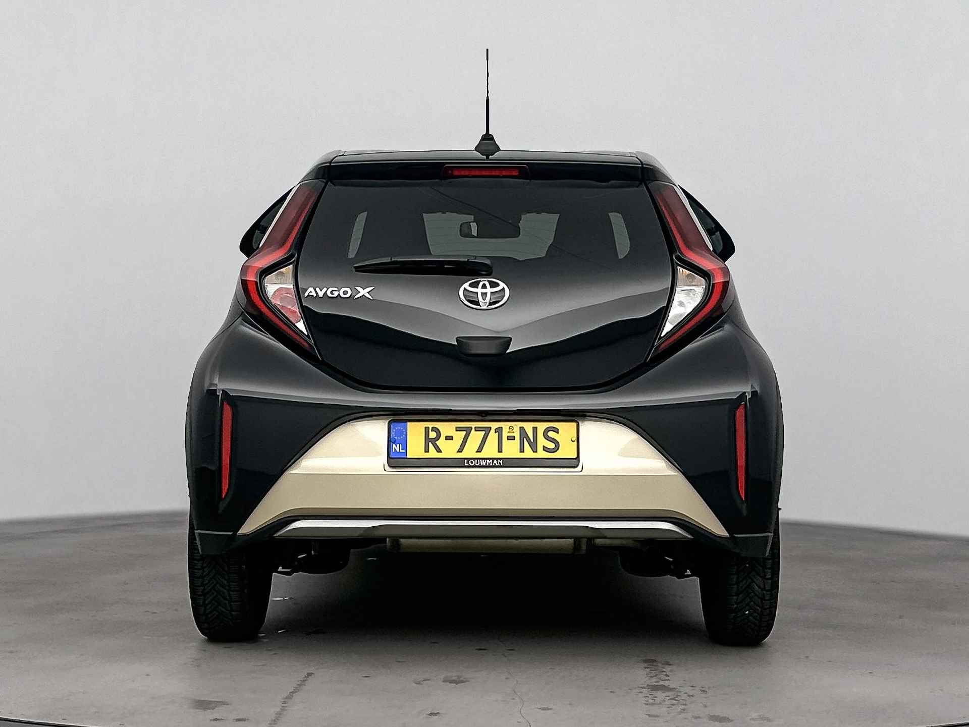 Toyota Aygo X 1.0 VVT-i S-CVT Envy | Navigatie | Climate Control LM velgen | JBL | Draadloze telefoonlader | - 28/40