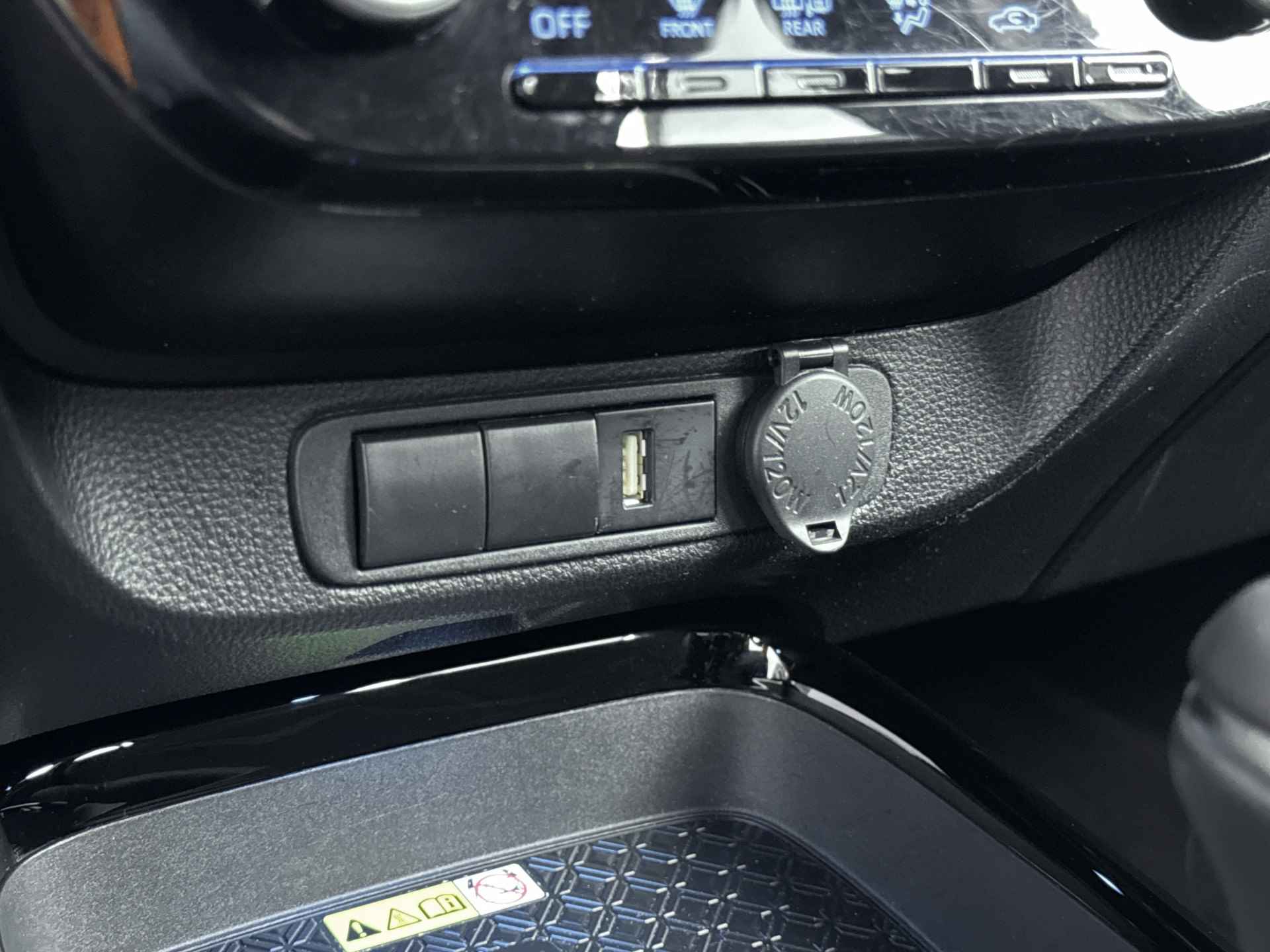 Toyota Aygo X 1.0 VVT-i S-CVT Envy | Navigatie | Climate Control LM velgen | JBL | Draadloze telefoonlader | - 33/40