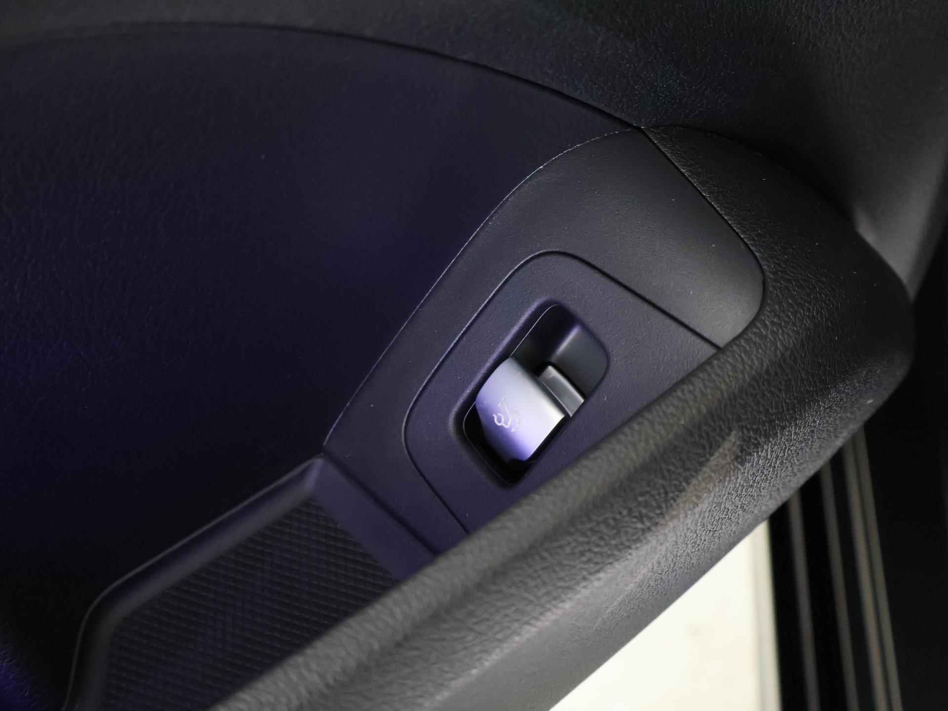 Mercedes-Benz EQE 300 Sport Edition | Matte-grijs | Panorama-schuifdak | Achteruitrijcamera |  Memory stoelen | BURMESTER | Stoelverwarming - 43/47