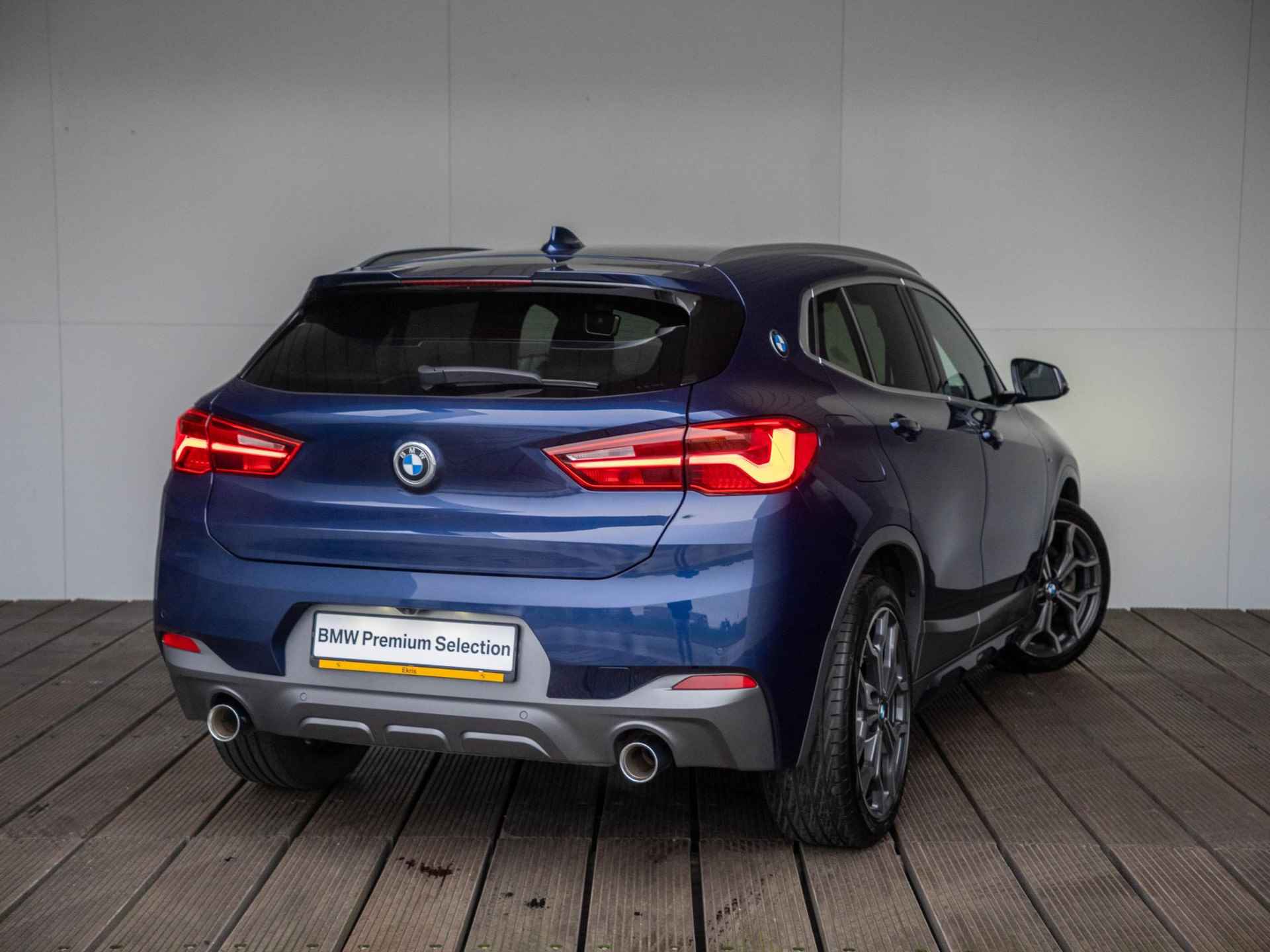 BMW X2 sDrive20i High Executive | M Sportpakket X | 19 inch | Stuurwielverwarming | Trekhaak | Head Up Display - 2/48