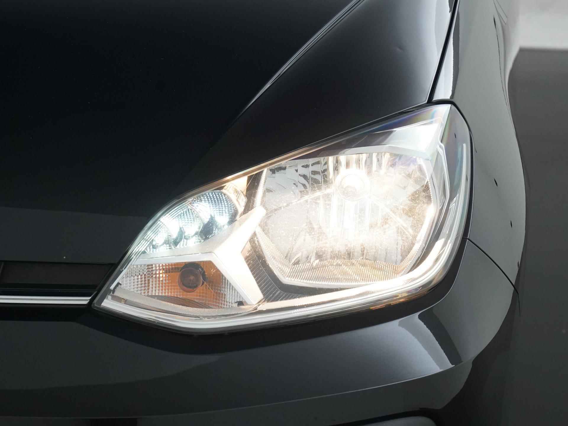 Volkswagen Up! 1.0 BMT | Airco | Lichtmetalen Velgen | Zondag Open! - 17/29