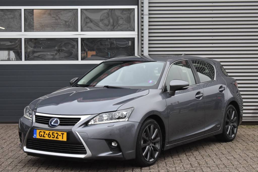 LEXUS Ct 200h 200H LUXURY LINE / PDC V + A /  DAB RADIO / NAVI FULLMAP