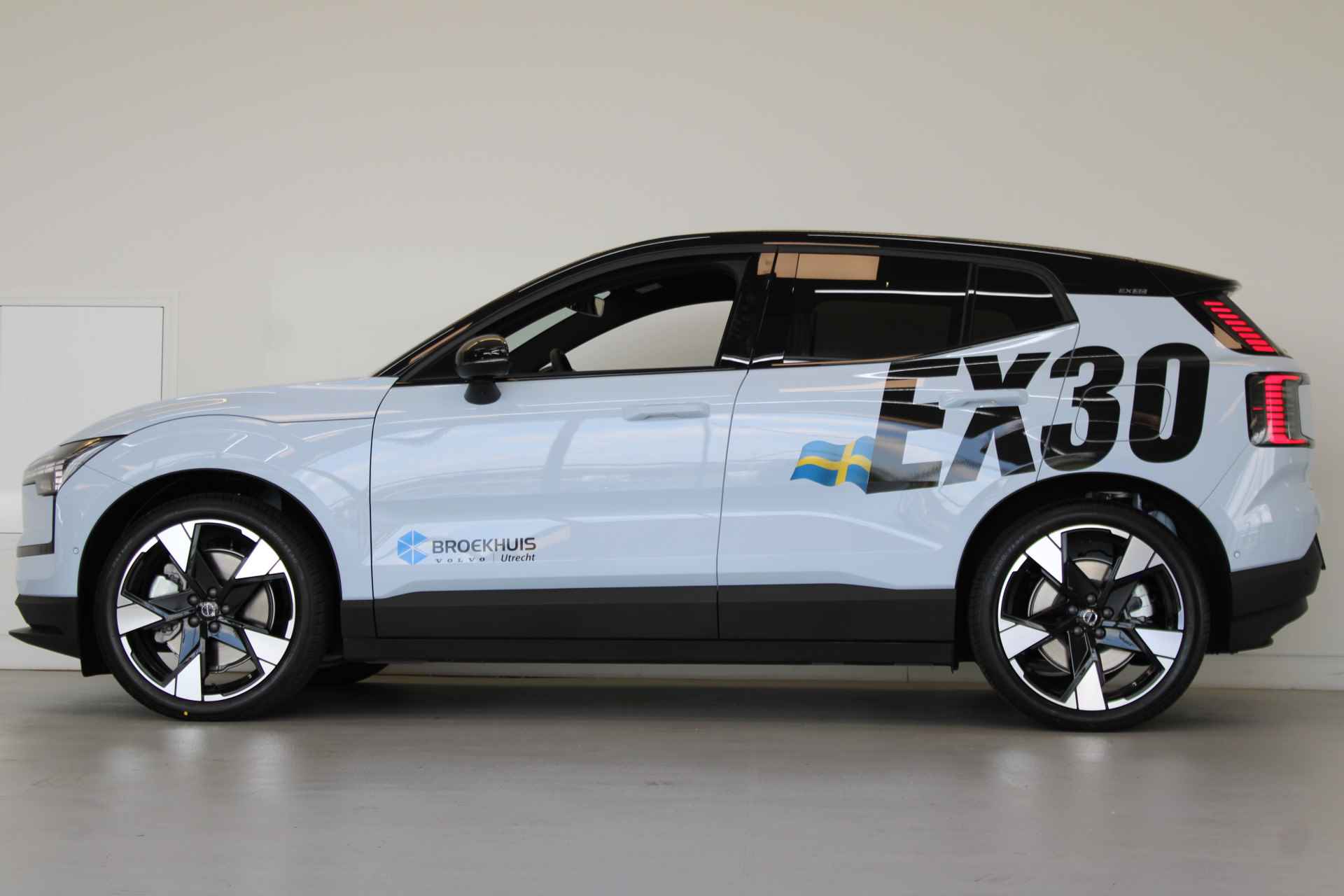 Volvo EX30 Twin Performance 429PK Ultra 69kWh | 20'' Velgen | Getint Glas | Stoelverw | Panoramadak - 2/54