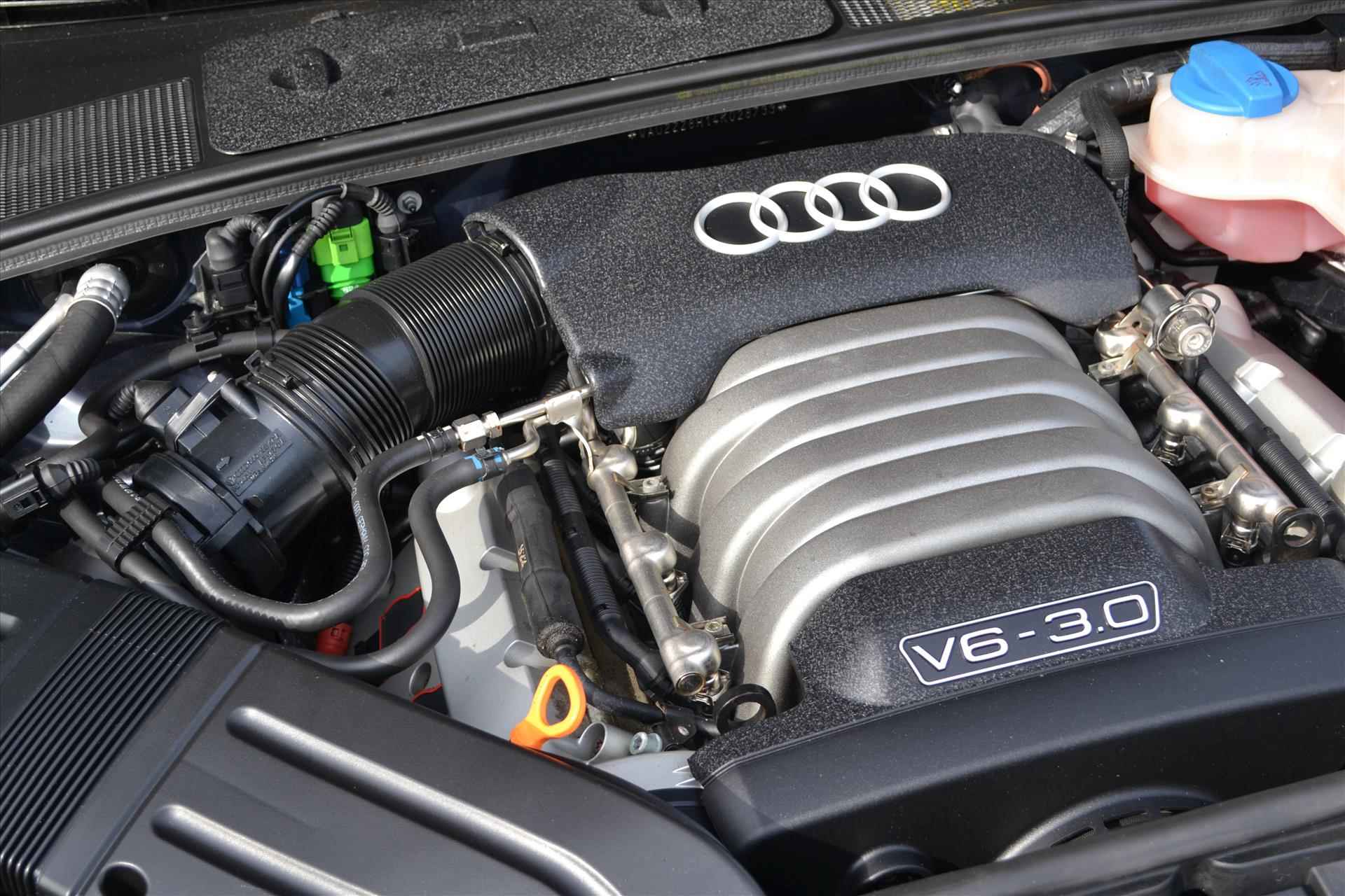 Audi A4 3.0 V 6 quattro Pro Line/ Youngtimer / Automaat/ unieke km stand - 28/35
