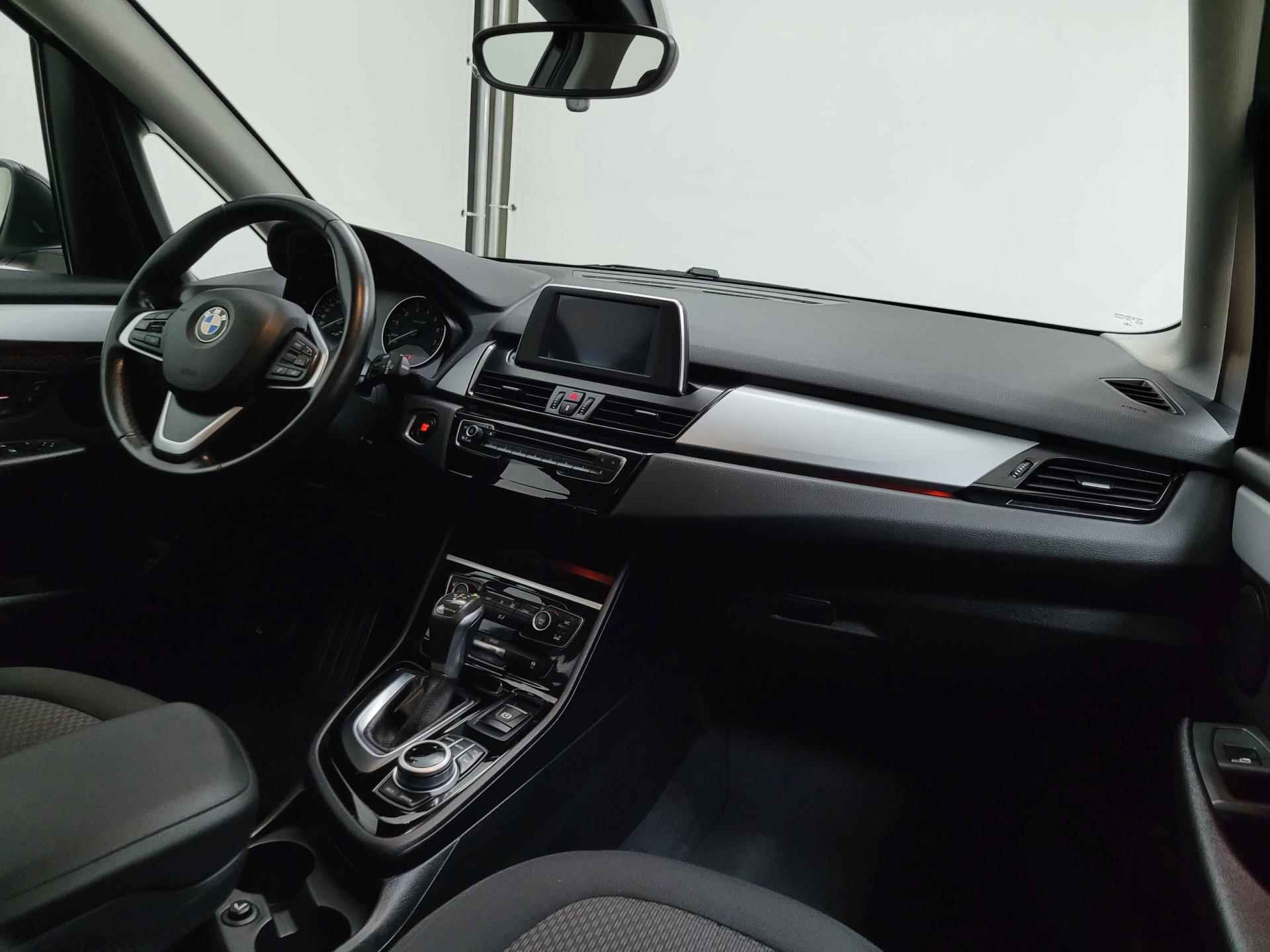 BMW 2-serie Active Tourer 225xe iPerformance Centennial Executive | Clima | Navi | Cruise | Luxe uitvoering - 17/53