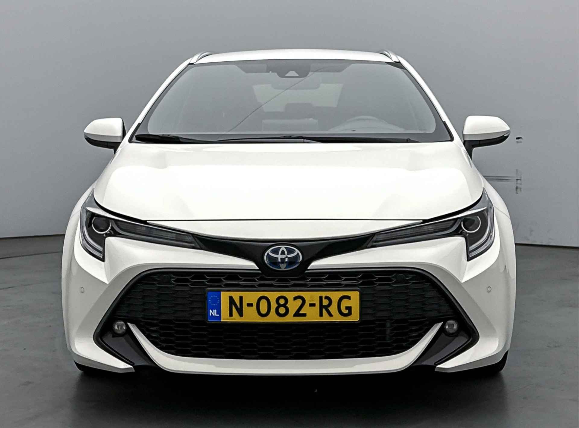 Toyota Corolla Touring Sports 2.0 Hybrid Dynamic Limited | Parkeersensor voor en achter | WInter pakket | Dodehoek Ass. | Stoel en stuurwiel verwarmd | - 38/48