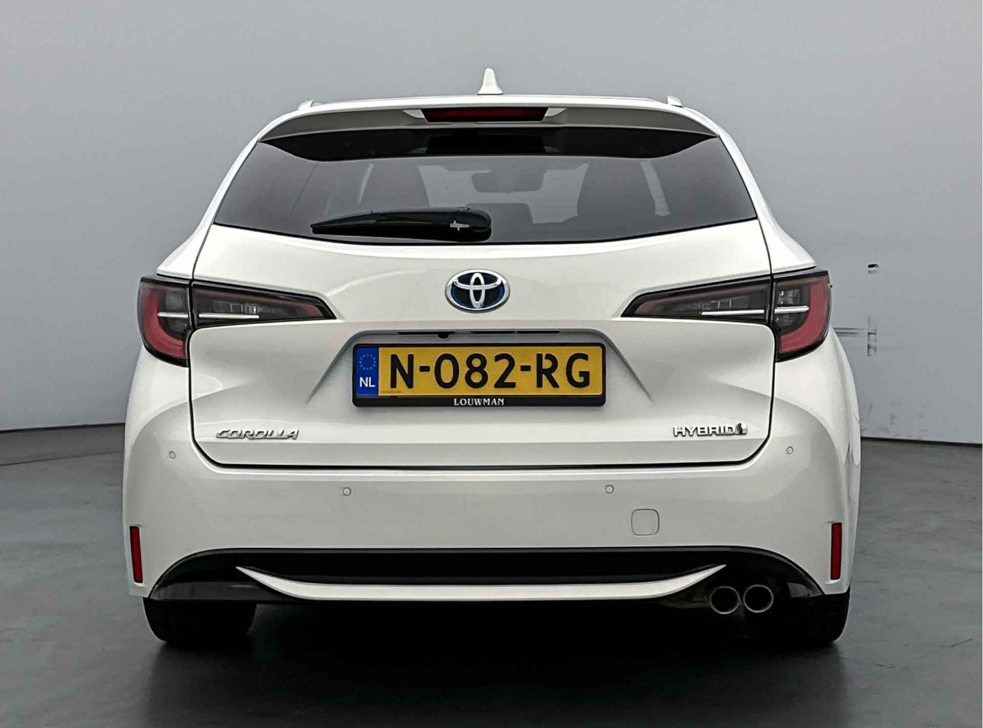 Toyota Corolla Touring Sports 2.0 Hybrid Dynamic Limited | Parkeersensor voor en achter | WInter pakket | Dodehoek Ass. | Stoel en stuurwiel verwarmd | - 39/48