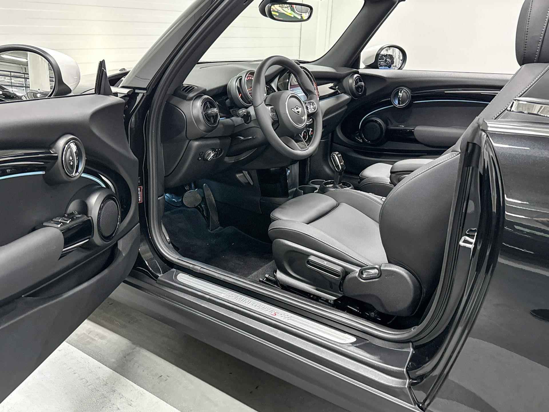 MINI Cabrio Cooper S | Classic uitvoering | 17" Pedal Spoke black | Parkeersensoren achter | Apple Carplay - 10/22