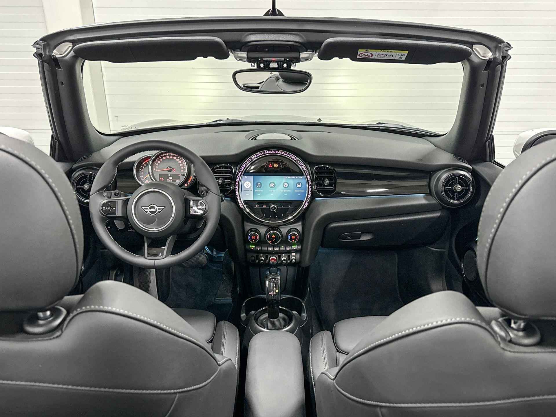 MINI Cabrio Cooper S | Classic uitvoering | 17" Pedal Spoke black | Parkeersensoren achter | Apple Carplay - 12/22