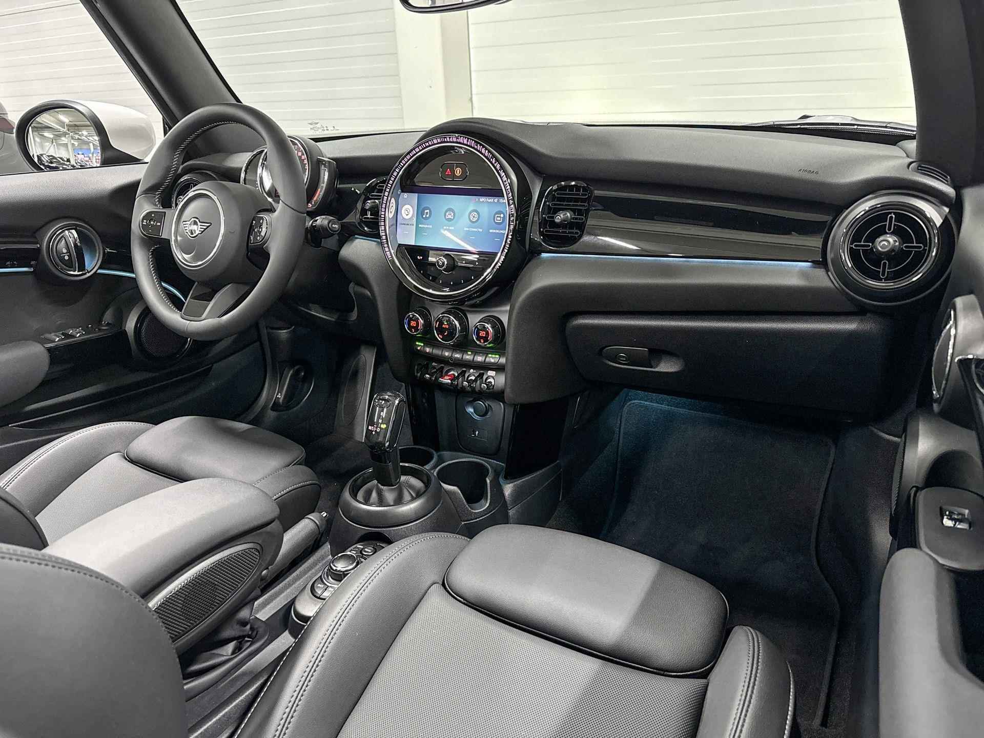 MINI Cabrio Cooper S | Classic uitvoering | 17" Pedal Spoke black | Parkeersensoren achter | Apple Carplay - 13/22