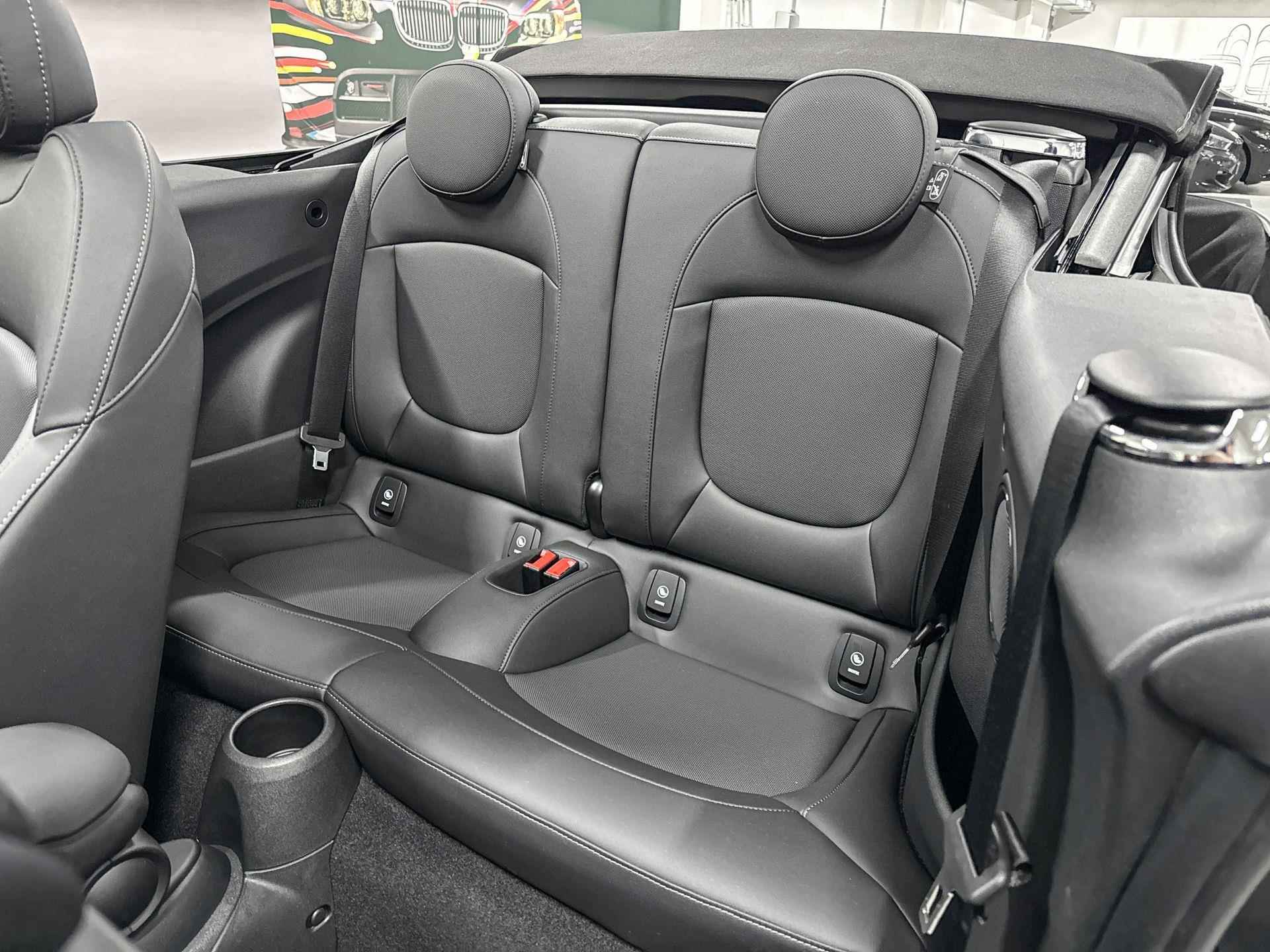 MINI Cabrio Cooper S | Classic uitvoering | 17" Pedal Spoke black | Parkeersensoren achter | Apple Carplay - 19/22