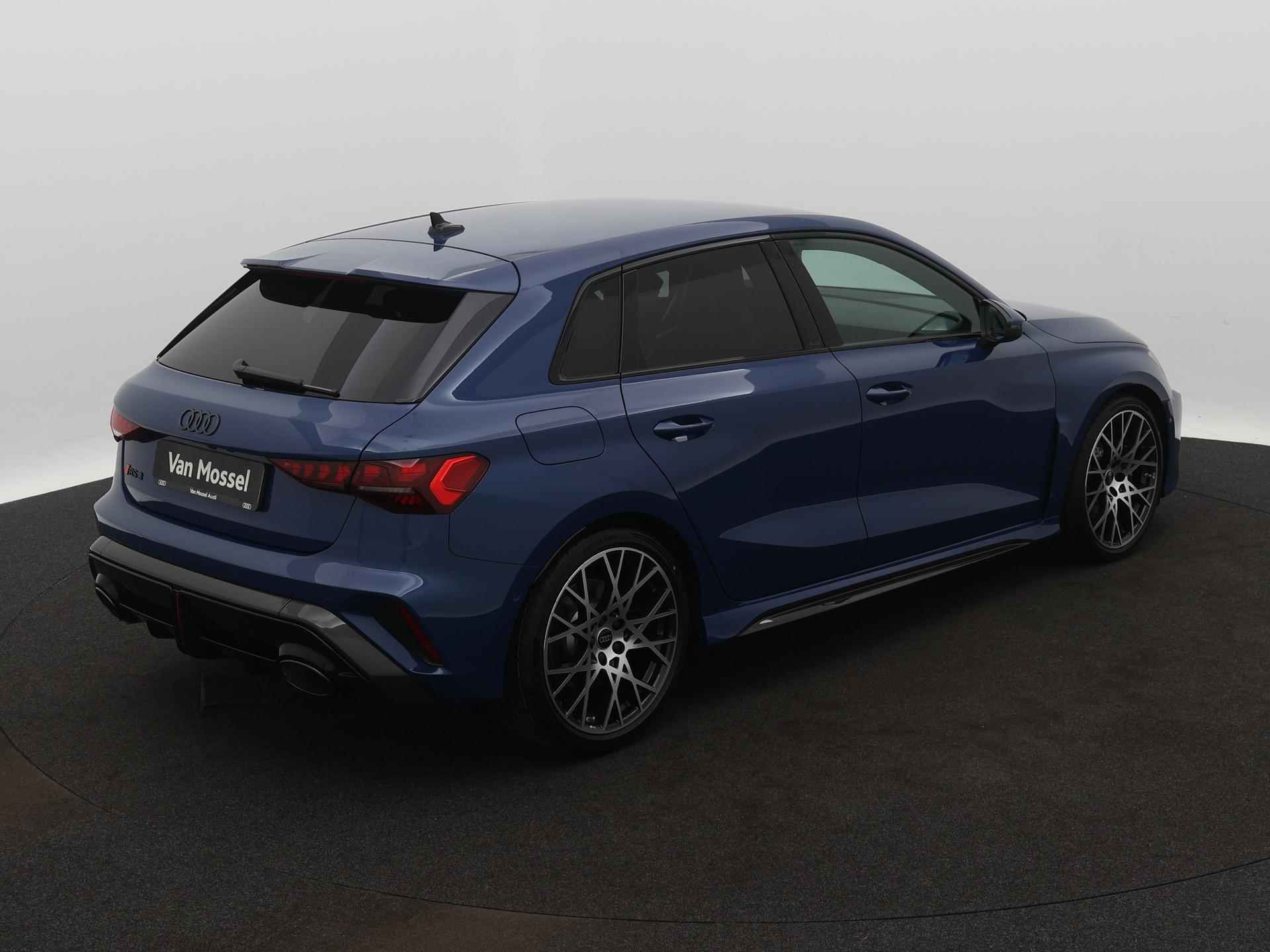 Audi RS3 Sportback 2.5 TFSI quattro | RS-Sportuitlaatsysteem | RS-exterieur carbonpakket | Rs-schaalstoelen | Matrix koplampen | SONOS | Navigatiepakket | Comfortpakket Pro | Climate pakket Pro | Adapt. onderstel | Drive Select | - 5/29