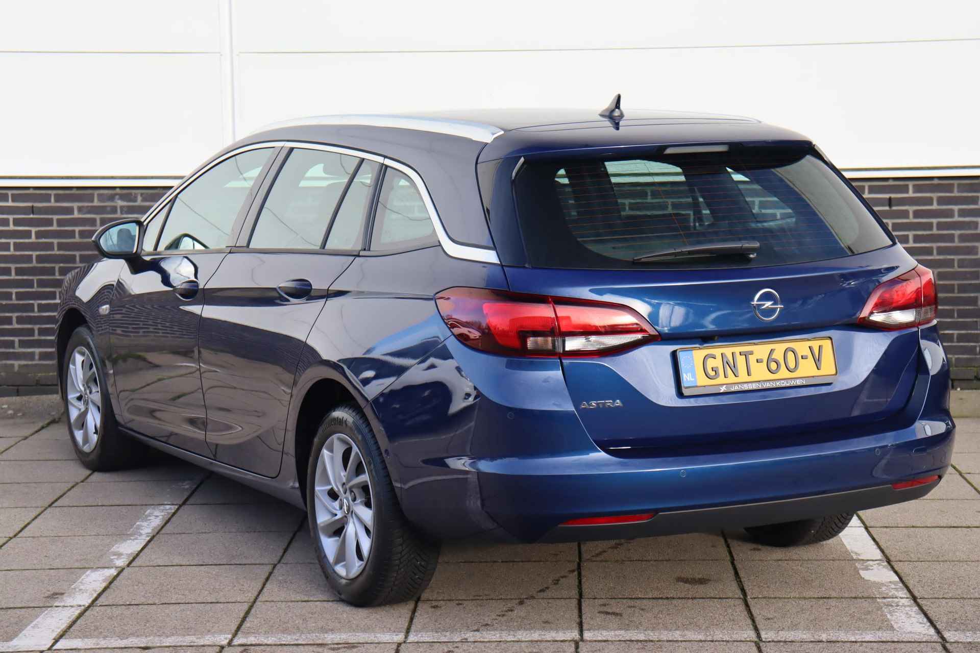 Opel Astra Sports Tourer 1.2 Elegance *Climate * Stuur-Stoelverwarming * All Season Banden - 4/44