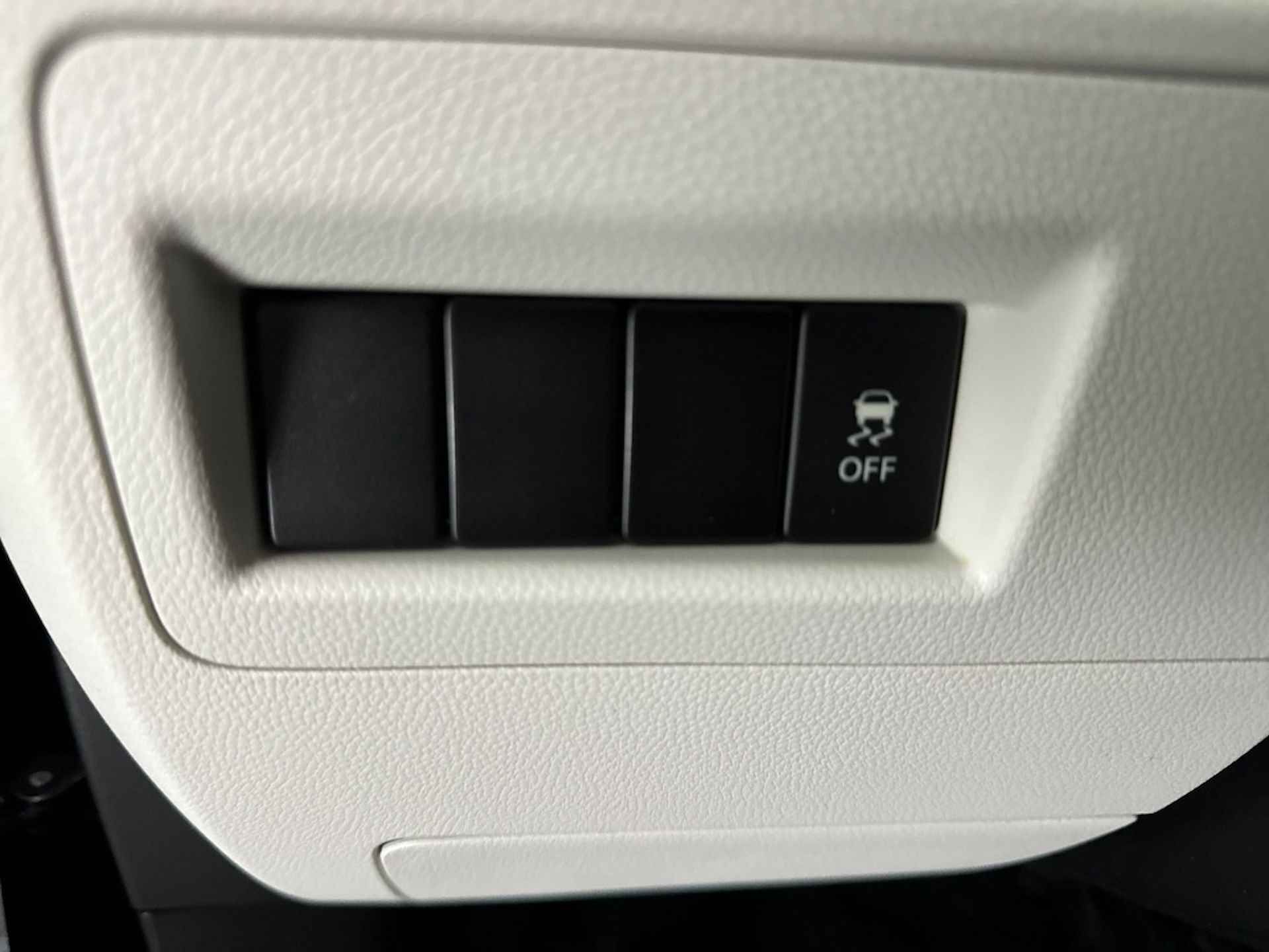 Suzuki Ignis 1.2 Stijl Automaat | Navigatie | Cruise Control | Climate Control - 27/38
