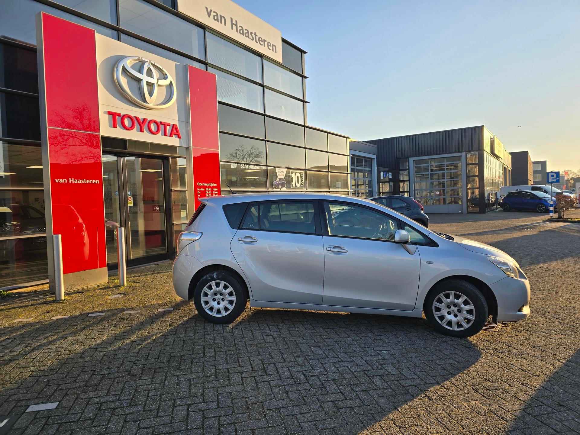 TOYOTA Verso 1.8 VVTI 7P Aspiration - 3/14