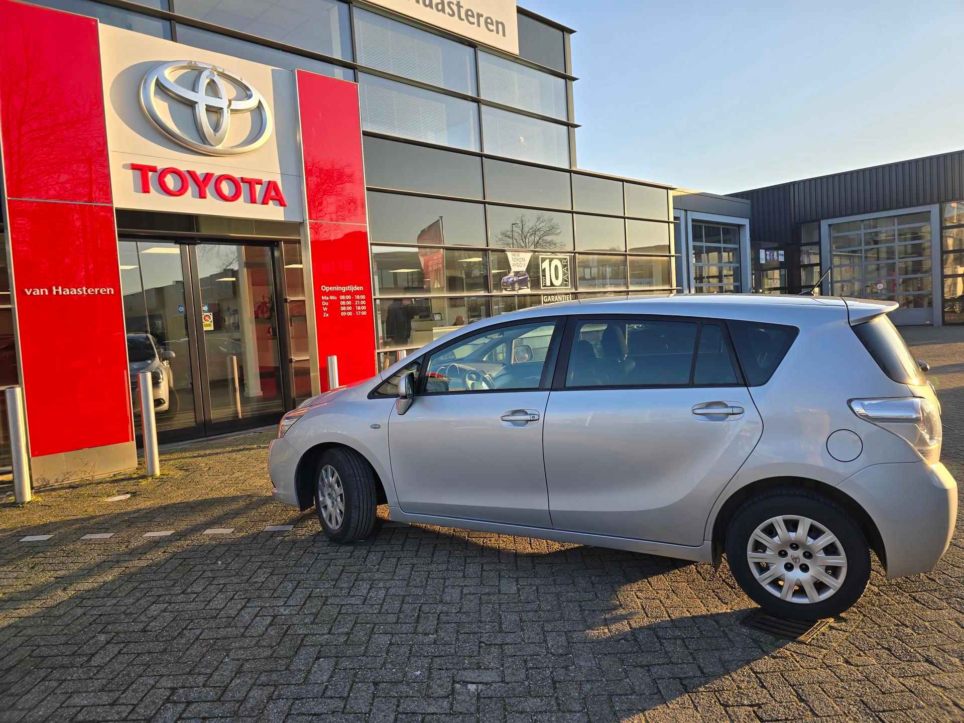 TOYOTA Verso 1.8 VVTI 7P Aspiration - 4/14