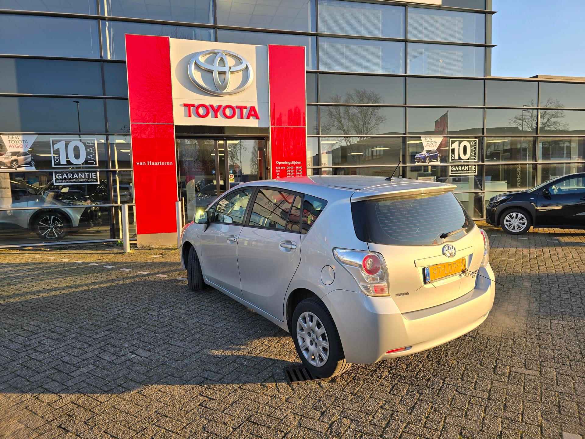 TOYOTA Verso 1.8 VVTI 7P Aspiration - 5/14