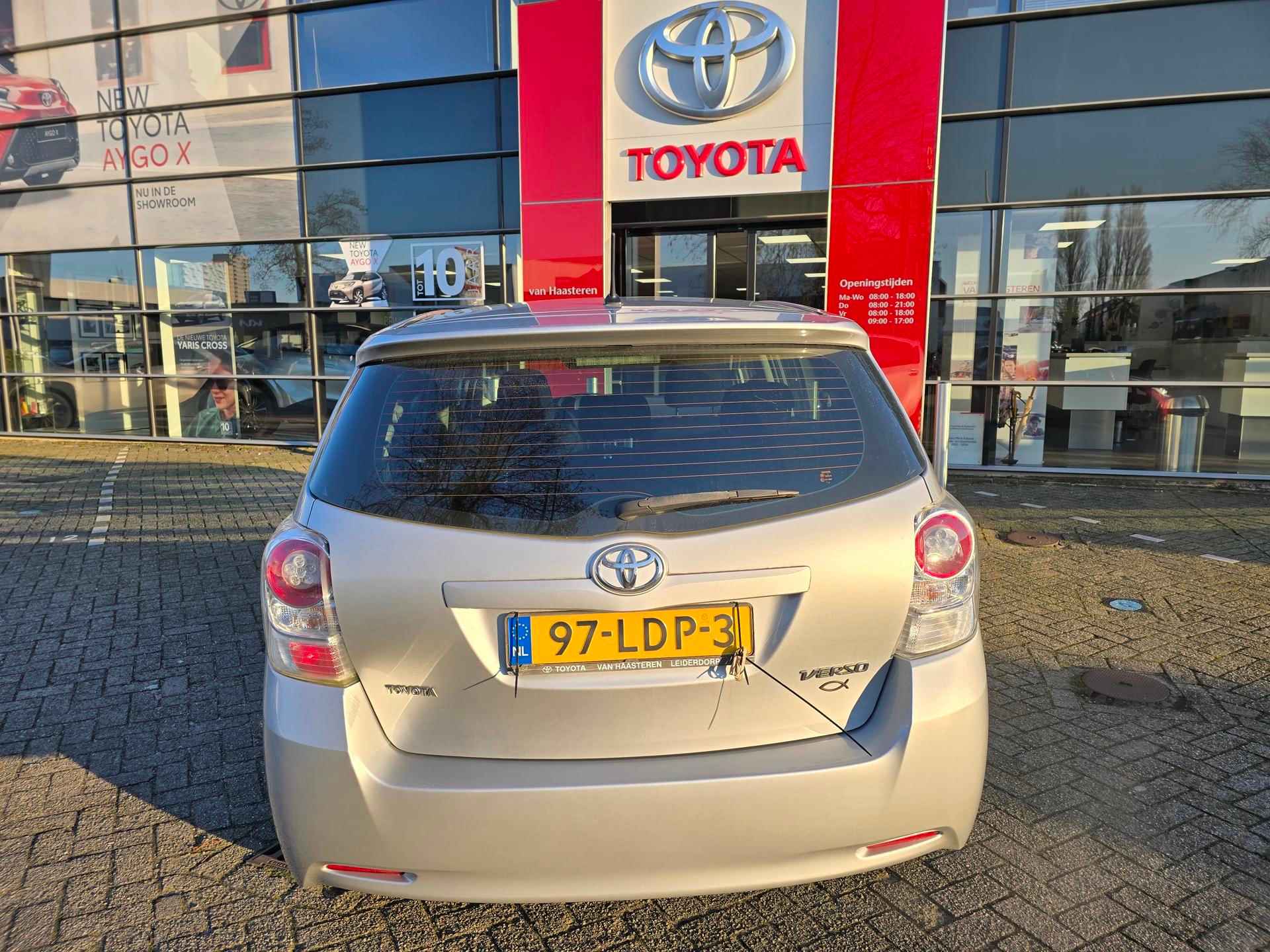 TOYOTA Verso 1.8 VVTI 7P Aspiration - 8/14