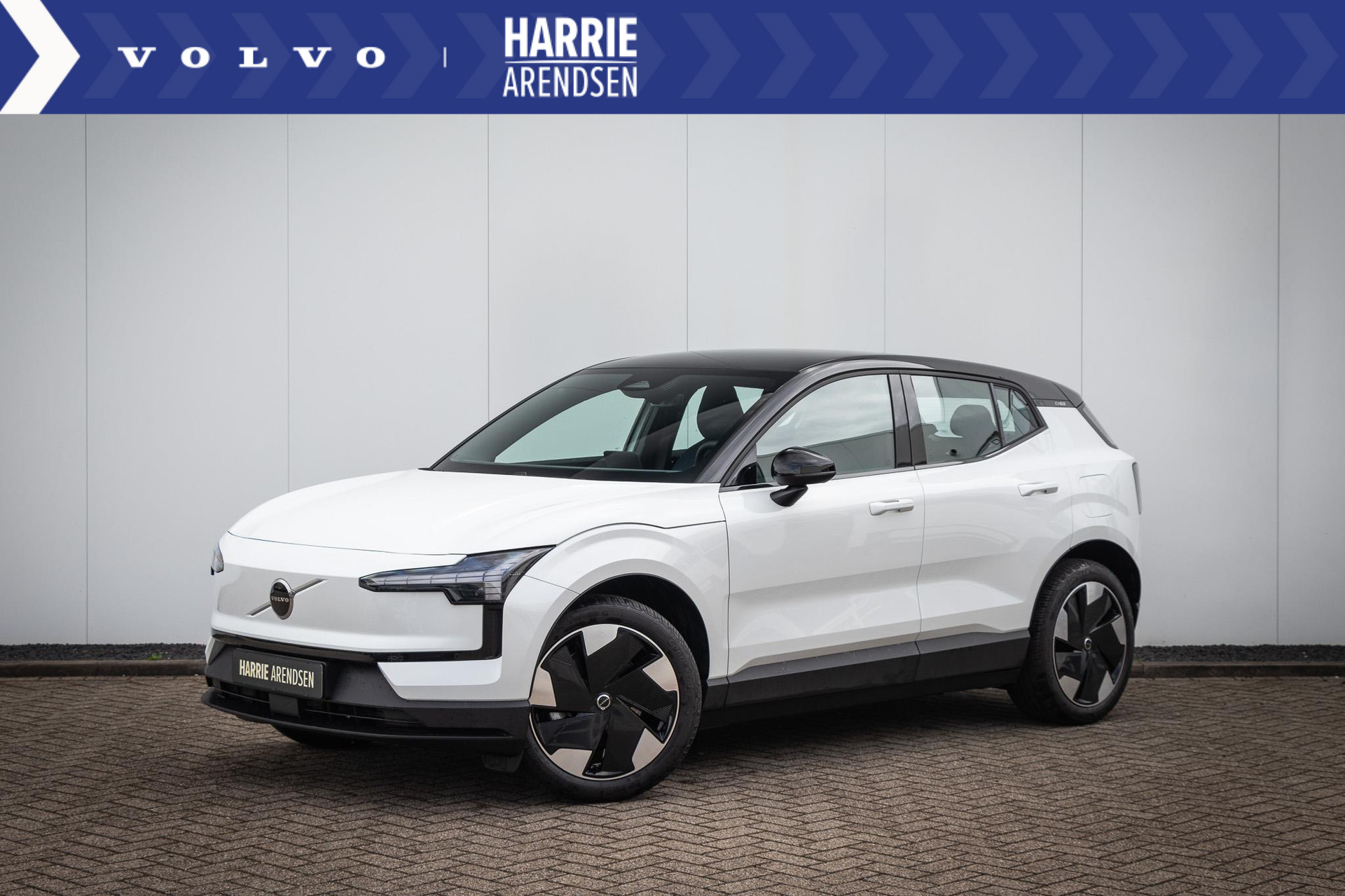 Volvo EX30 Single Motor Extended Range Plus | Adaptive cruise control | Harman Kardon audio | Camera | Keyless | Google Maps navigatie | Stoel- en stuurverwarming