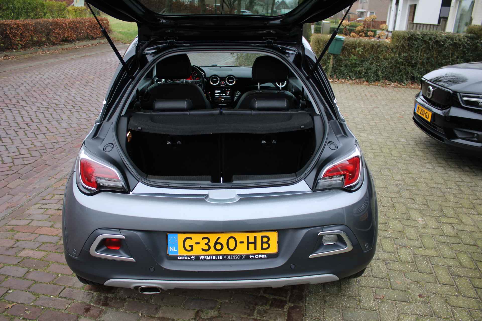 Opel Adam 1.0 Turbo 90PK ROCKS BlitZ + 17"/ Navi/ Clima/ Cruise/ Winterpakket/ NL auto - 10/43