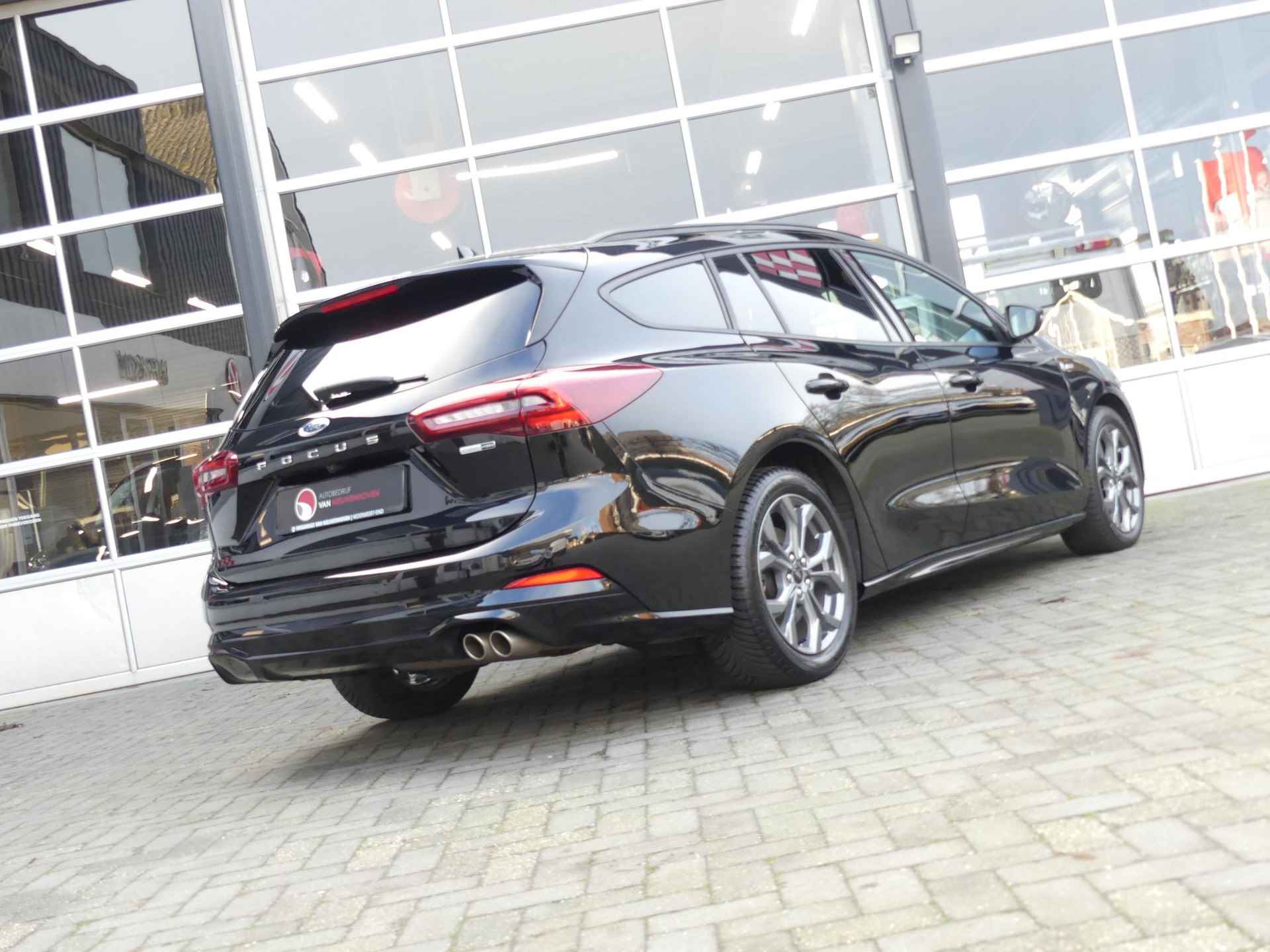 Ford Focus Wagon Hybrid ST-Line X *8 jaar garantie - 30/32