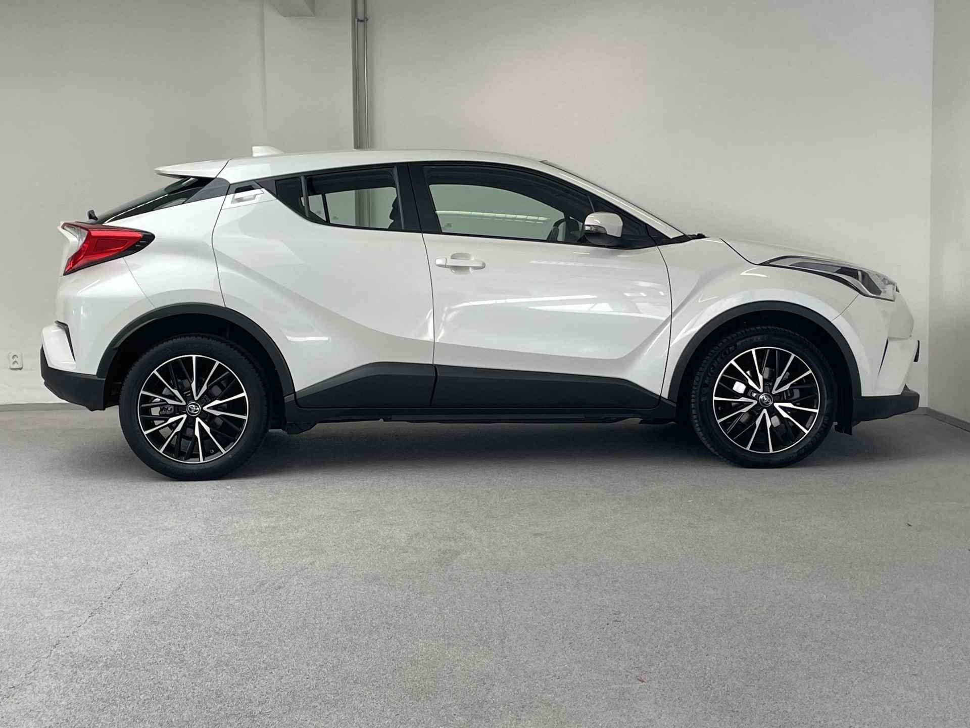 Toyota C-HR 1.2 Urban | ORG.NL | 1200kg TREKGEWICHT | LED | CAMERA | NAVI | - 9/37