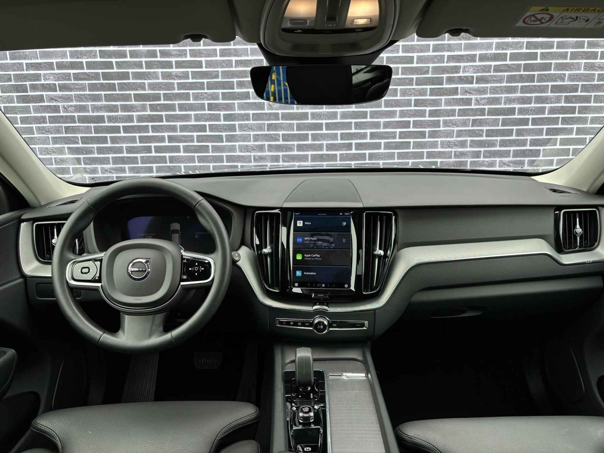 Volvo XC60 Recharge T6 AWD Plus Dark Long Range | Panoramadak | Adaptieve Cruise control | Elektr. stoelverst. met geheugen | Keyless entry - 12/31