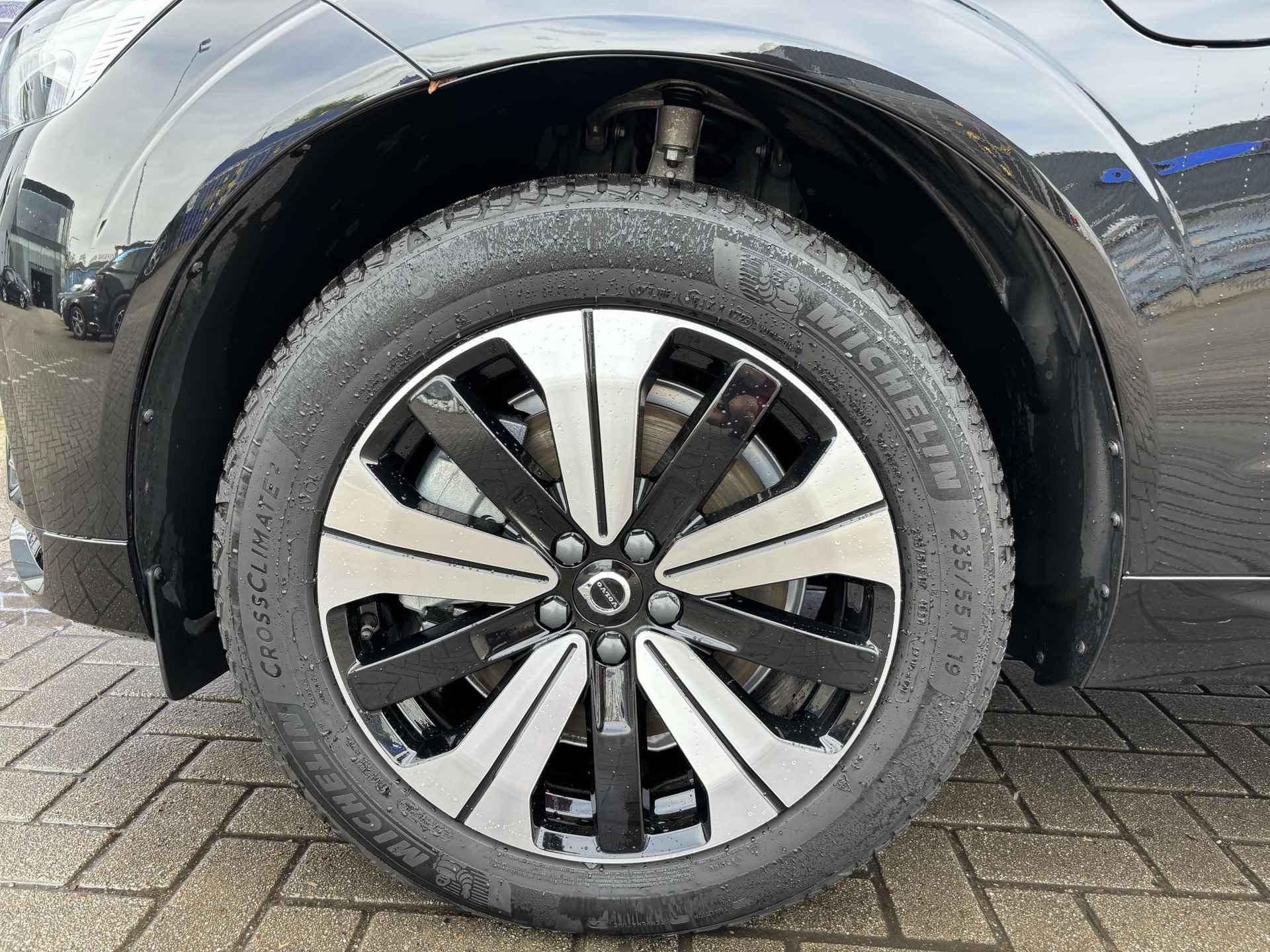 Volvo XC60 Recharge T6 AWD Plus Dark Long Range | Panoramadak | Adaptieve Cruise control | Elektr. stoelverst. met geheugen | Keyless entry - 20/31