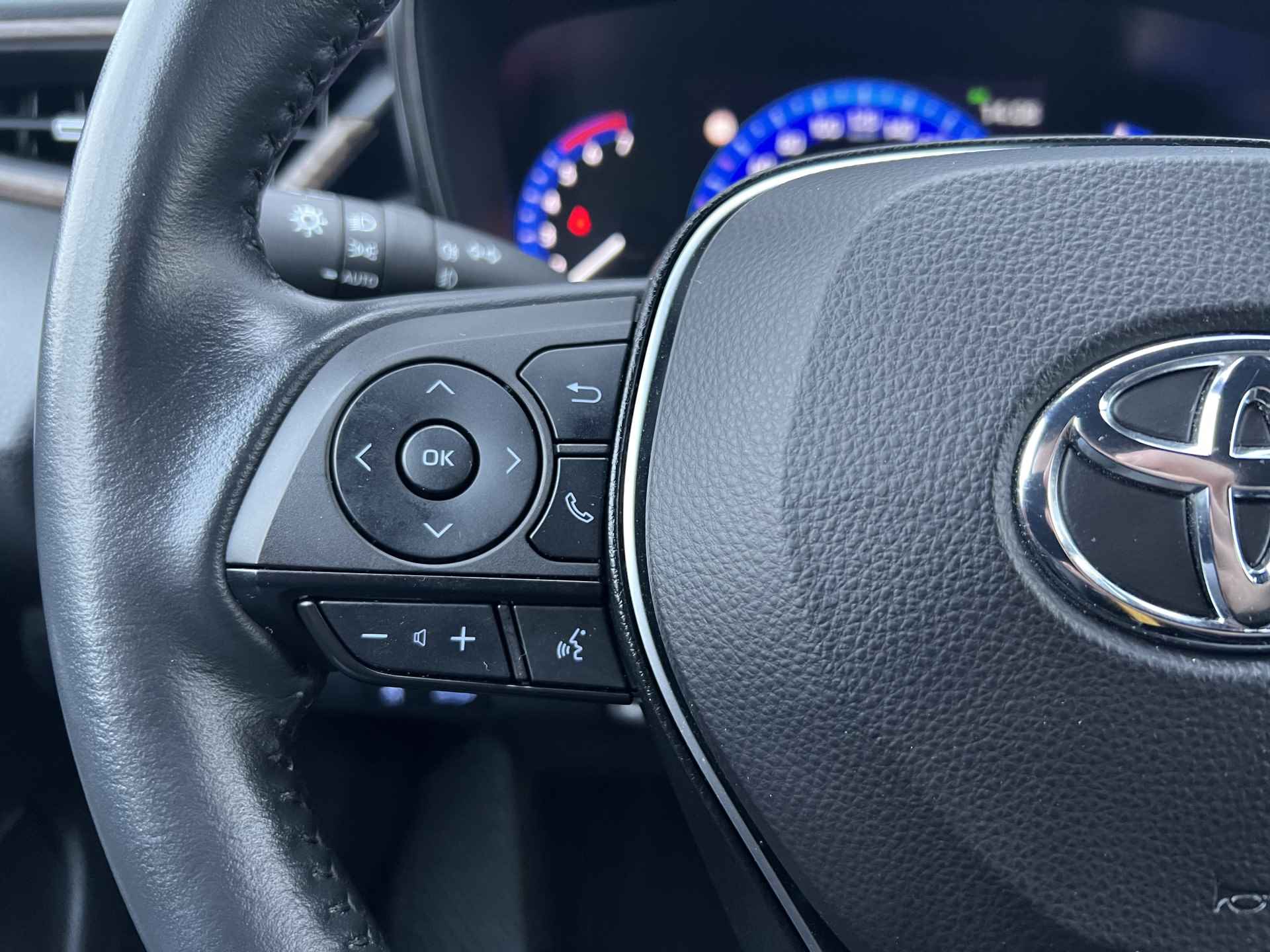 Toyota Corolla Touring Sports 1.8 Hybrid Trek | NL AUTO | Automaat | Navigatie | Elektrische Achterklep | - 13/33