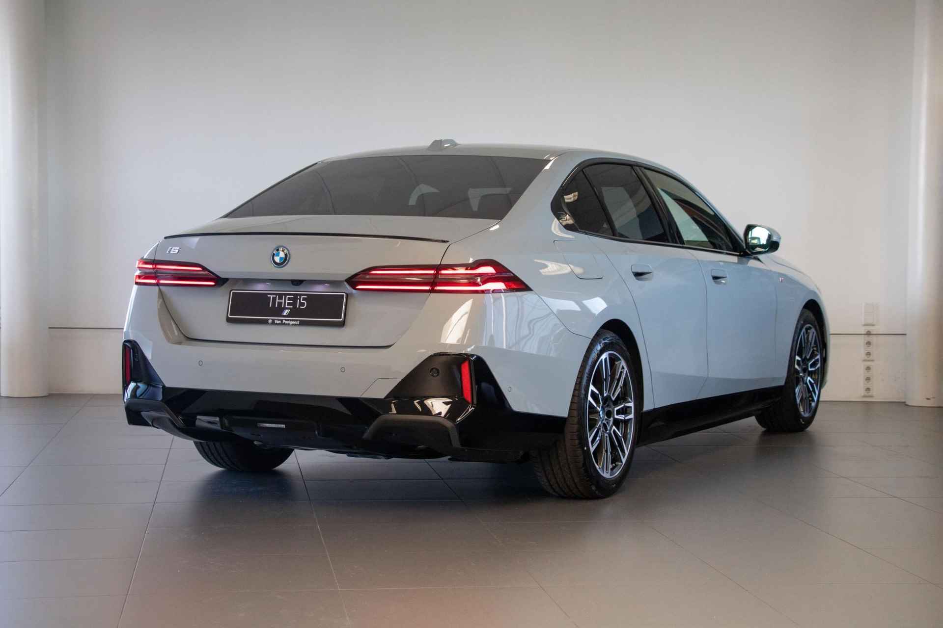 BMW i5 Sedan eDrive40 | M Sportpakket Pro | Driving Assistant Plus | Harman Kardon - 3/33