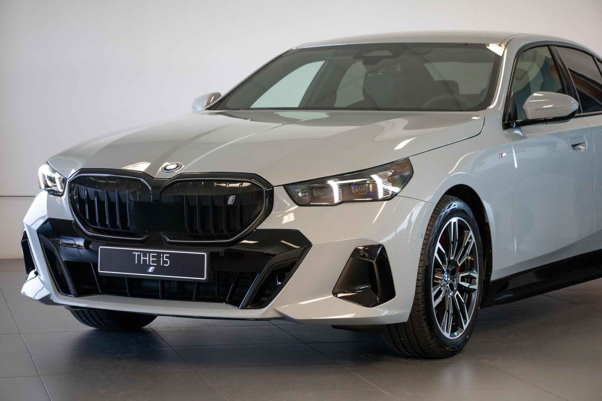 BMW i5 Sedan eDrive40 | M Sportpakket Pro | Driving Assistant Plus | Harman Kardon - 29/33