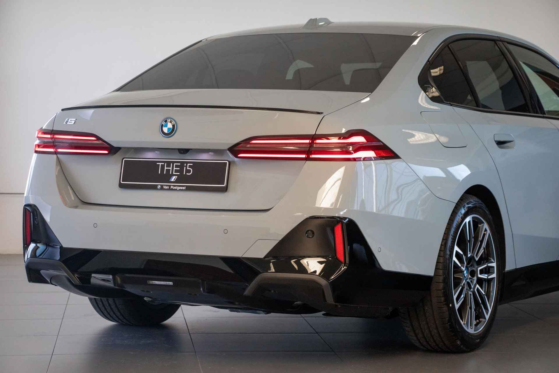 BMW i5 Sedan eDrive40 | M Sportpakket Pro | Driving Assistant Plus | Harman Kardon - 32/33